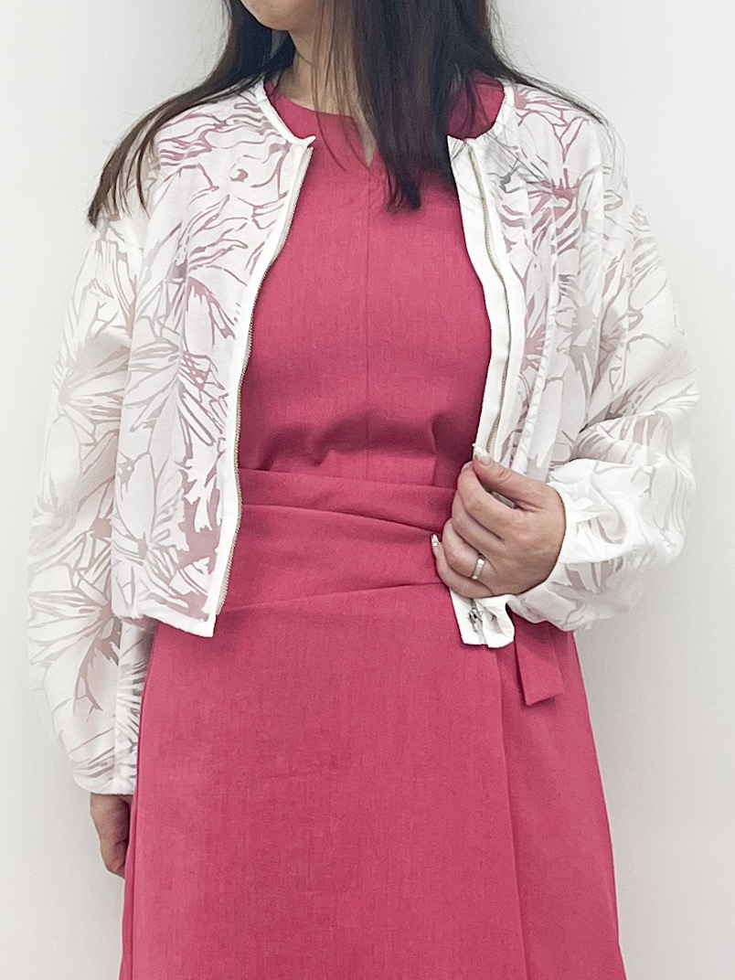 Kiyoさんの「COUP DE CHANCE｜【手洗い可／日本製】オパール花柄ブルゾン」を使ったコーディネート