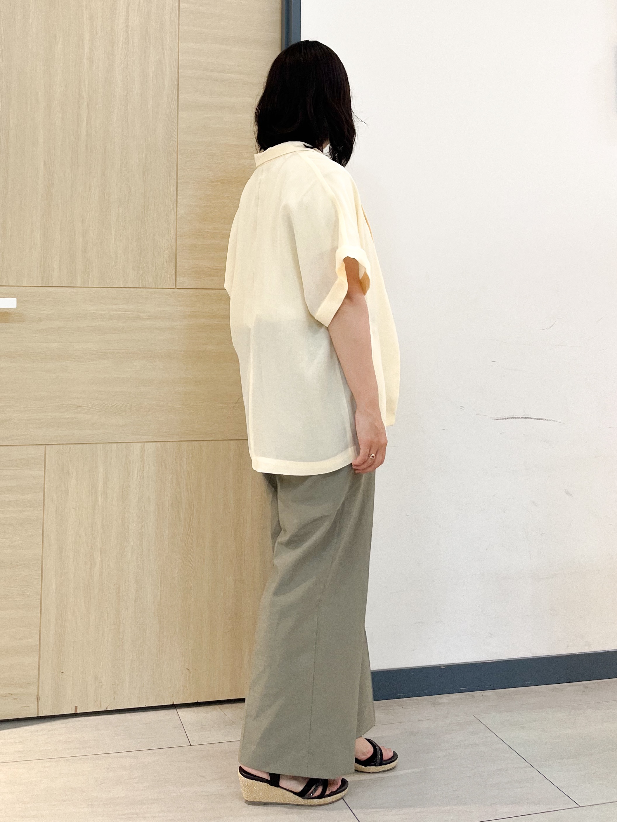 YOさんの「grove｜【洗濯機OK/SETUP可】シワになりにくいハーフスリーブジャケット」を使ったコーディネート