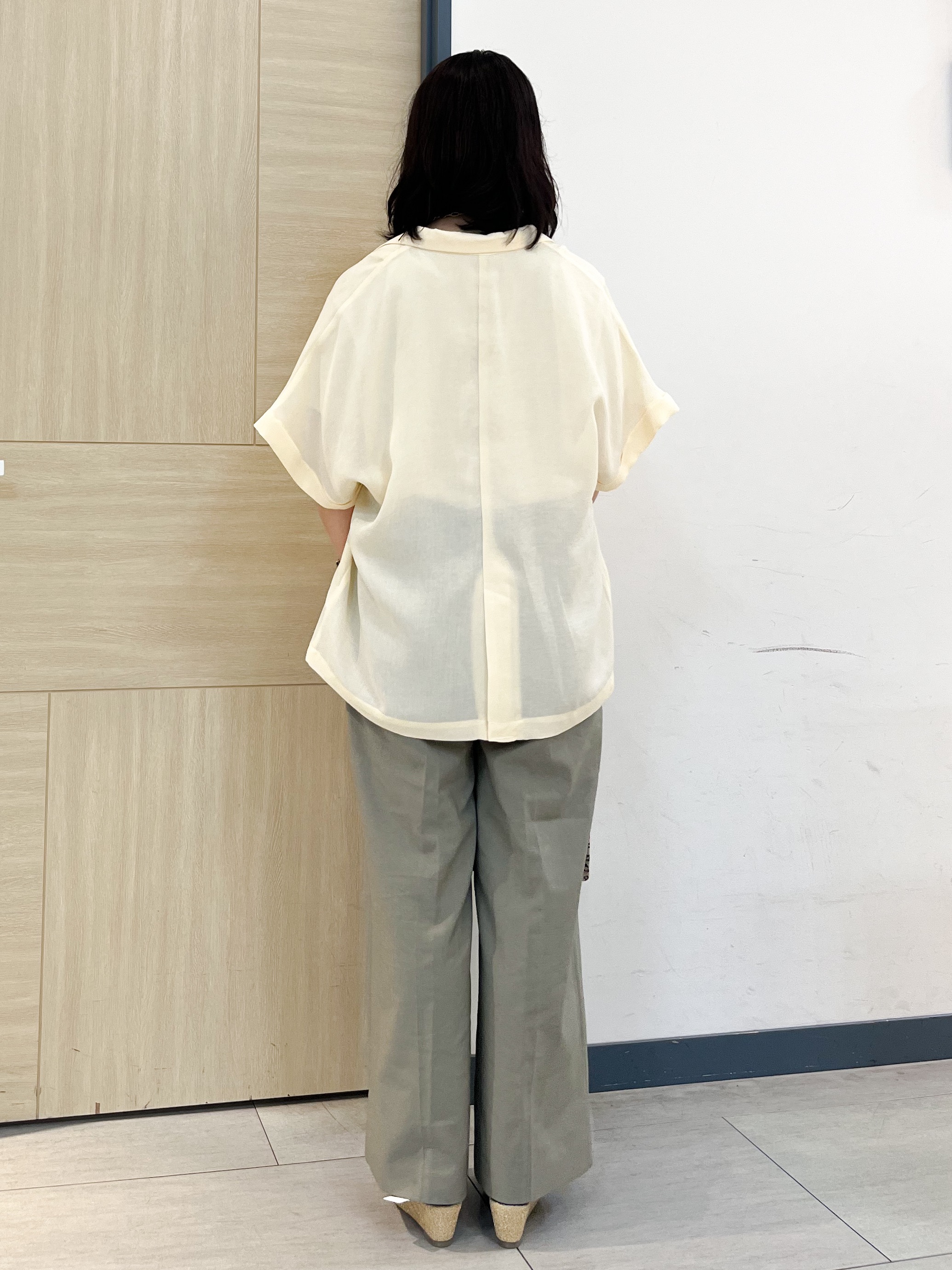 YOさんの「grove｜【洗濯機OK/SETUP可】シワになりにくいハーフスリーブジャケット」を使ったコーディネート