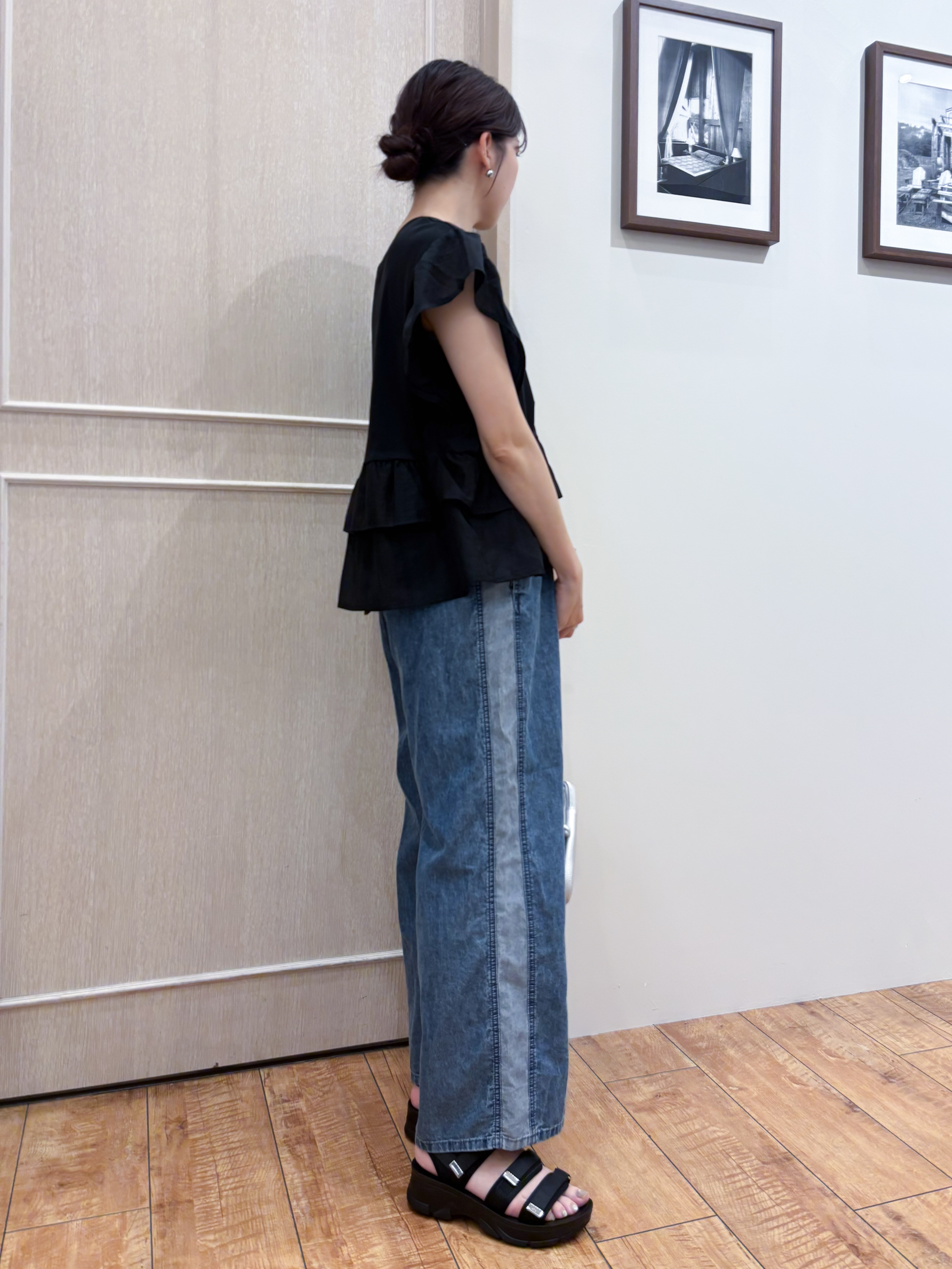 なみさんの「SHOO･LA･RUE｜【S-LL/洗濯機可】着るだけで決まる 主役級フリルトップス」を使ったコーディネート