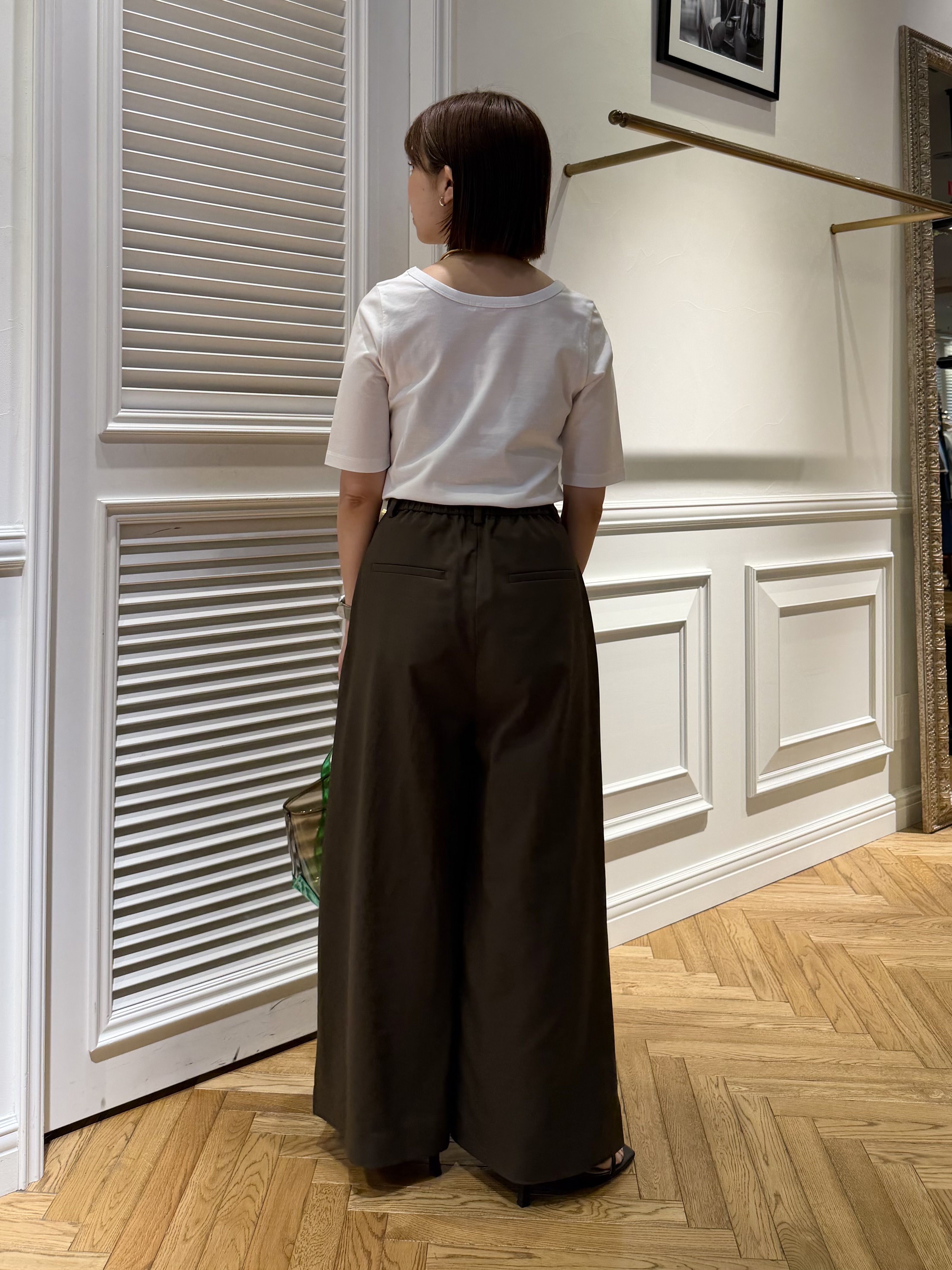つじ まこさんの「DRESSTERIOR｜【接触冷感/UVカット/抗菌防臭/しわ防止】クールデオドラント スクエアネックプルオーバー」を使ったコーディネート