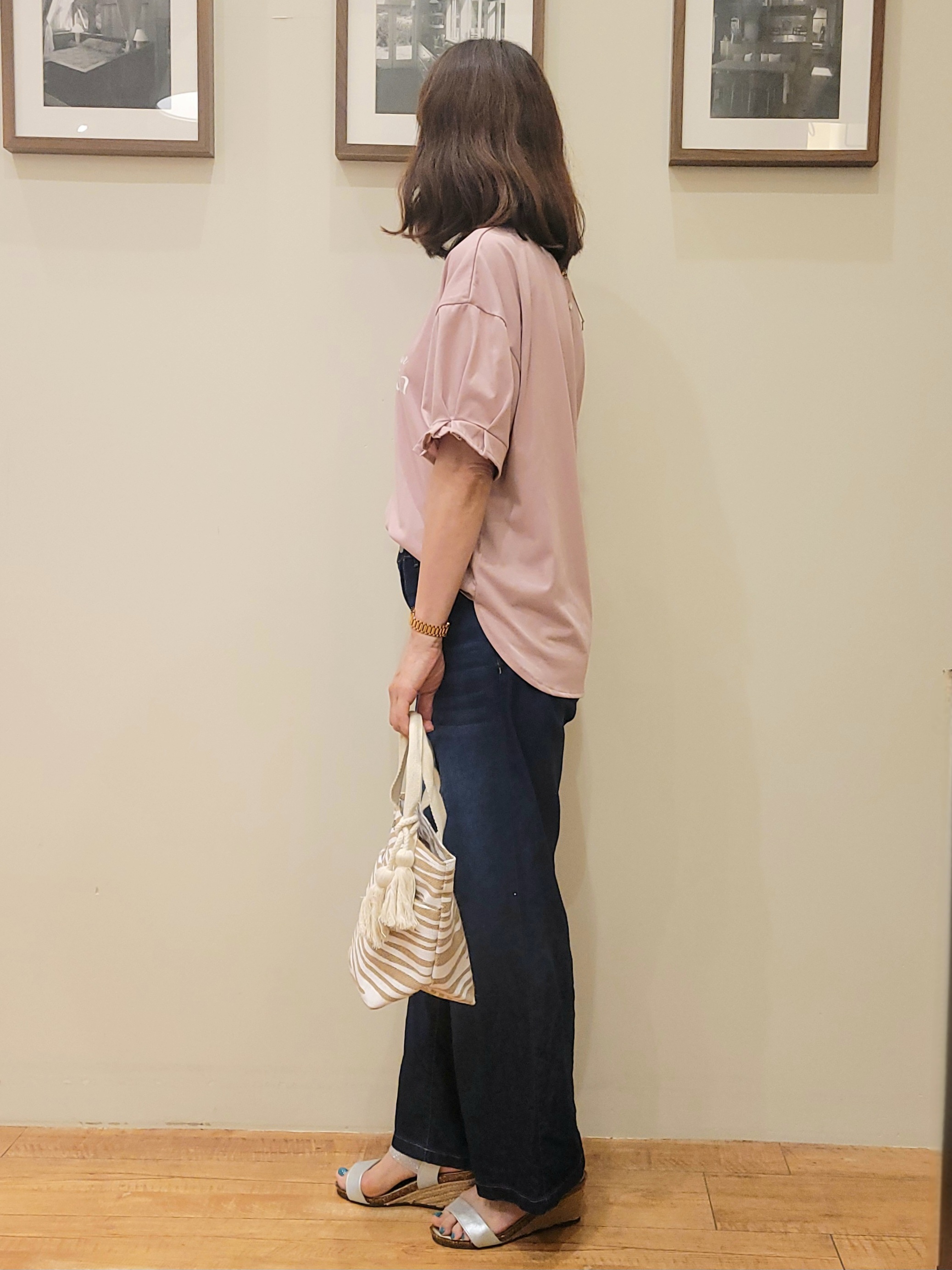 ユウさんの「SHOO･LA･RUE｜【ひんやり/UV/S-LL】お袖ふんわり二の腕カバー ぷっくりラメプリントTシャツ」を使ったコーディネート