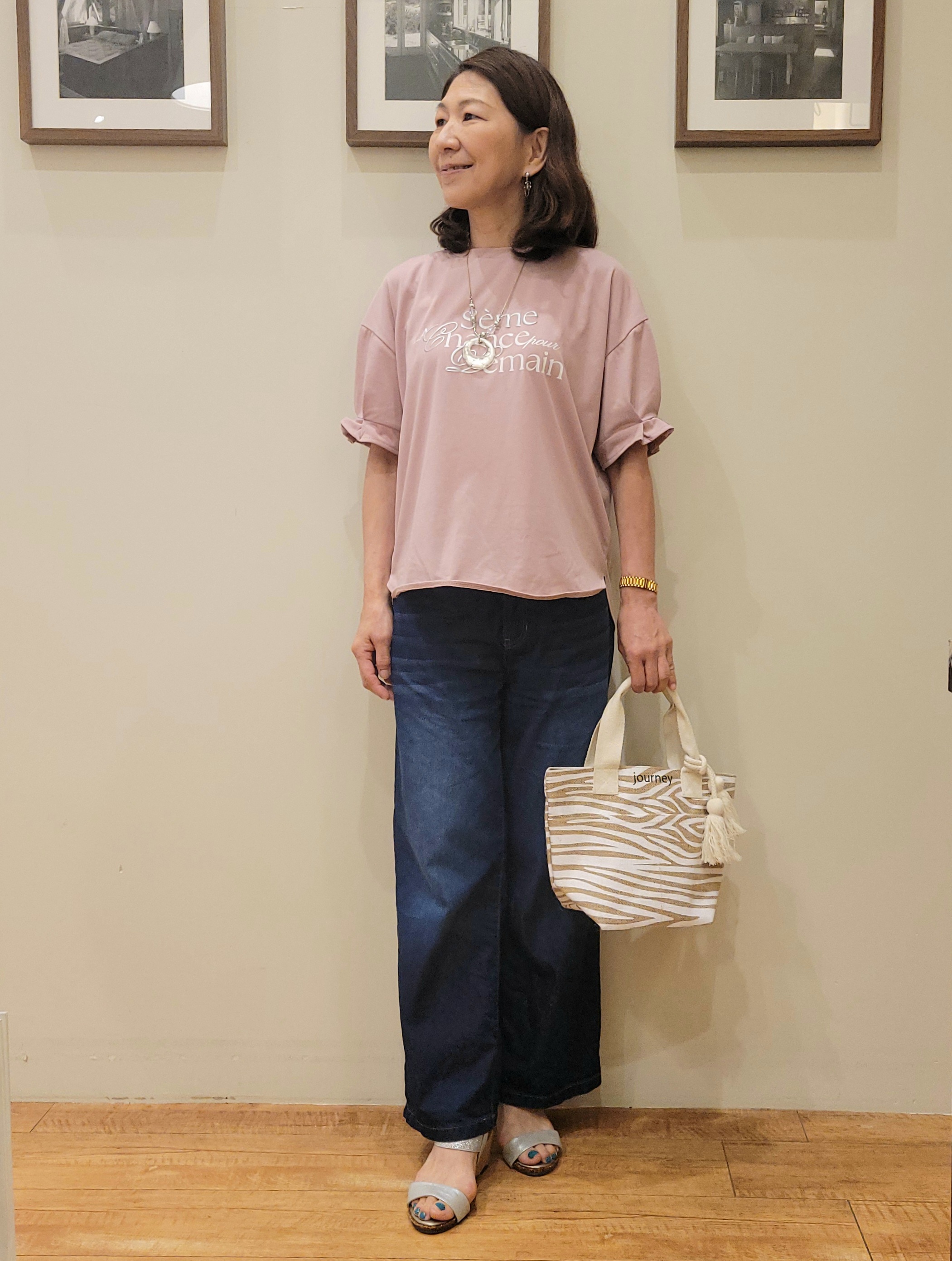 ユウさんの「SHOO･LA･RUE｜【ひんやり/UV/S-LL】お袖ふんわり二の腕カバー ぷっくりラメプリントTシャツ」を使ったコーディネート