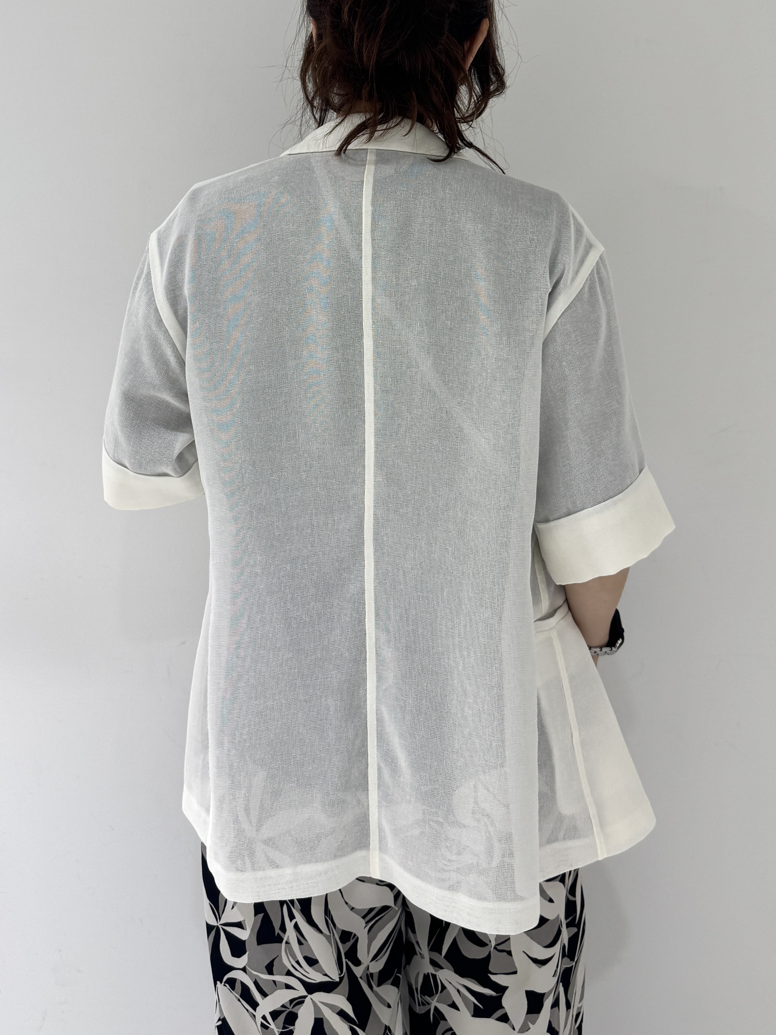 そんさんの「INDIVI｜【洗える／メッシュ素材／SETUP可能】半袖シアージャケット」を使ったコーディネート