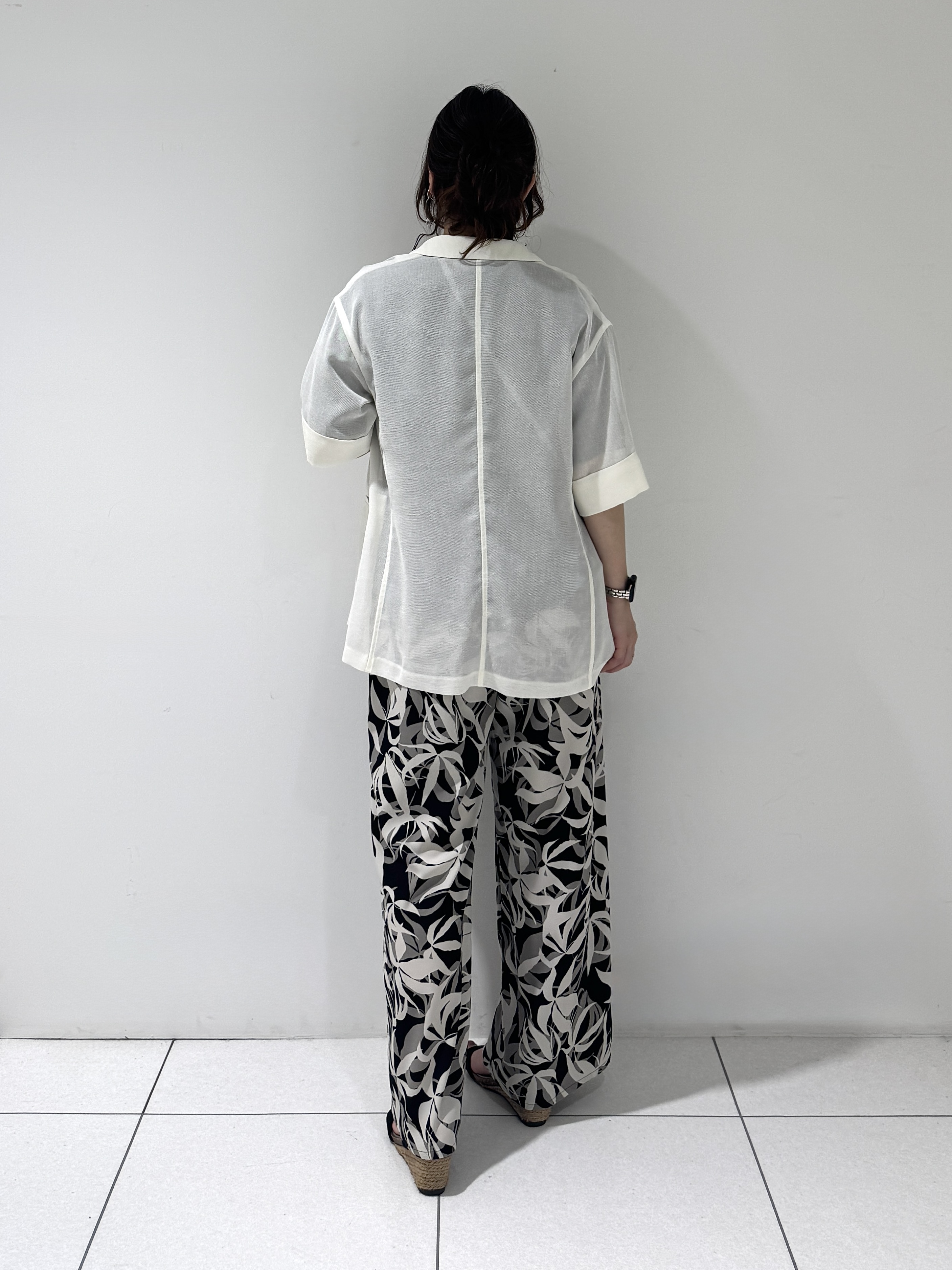 そんさんの「INDIVI｜【洗える／メッシュ素材／SETUP可能】半袖シアージャケット」を使ったコーディネート