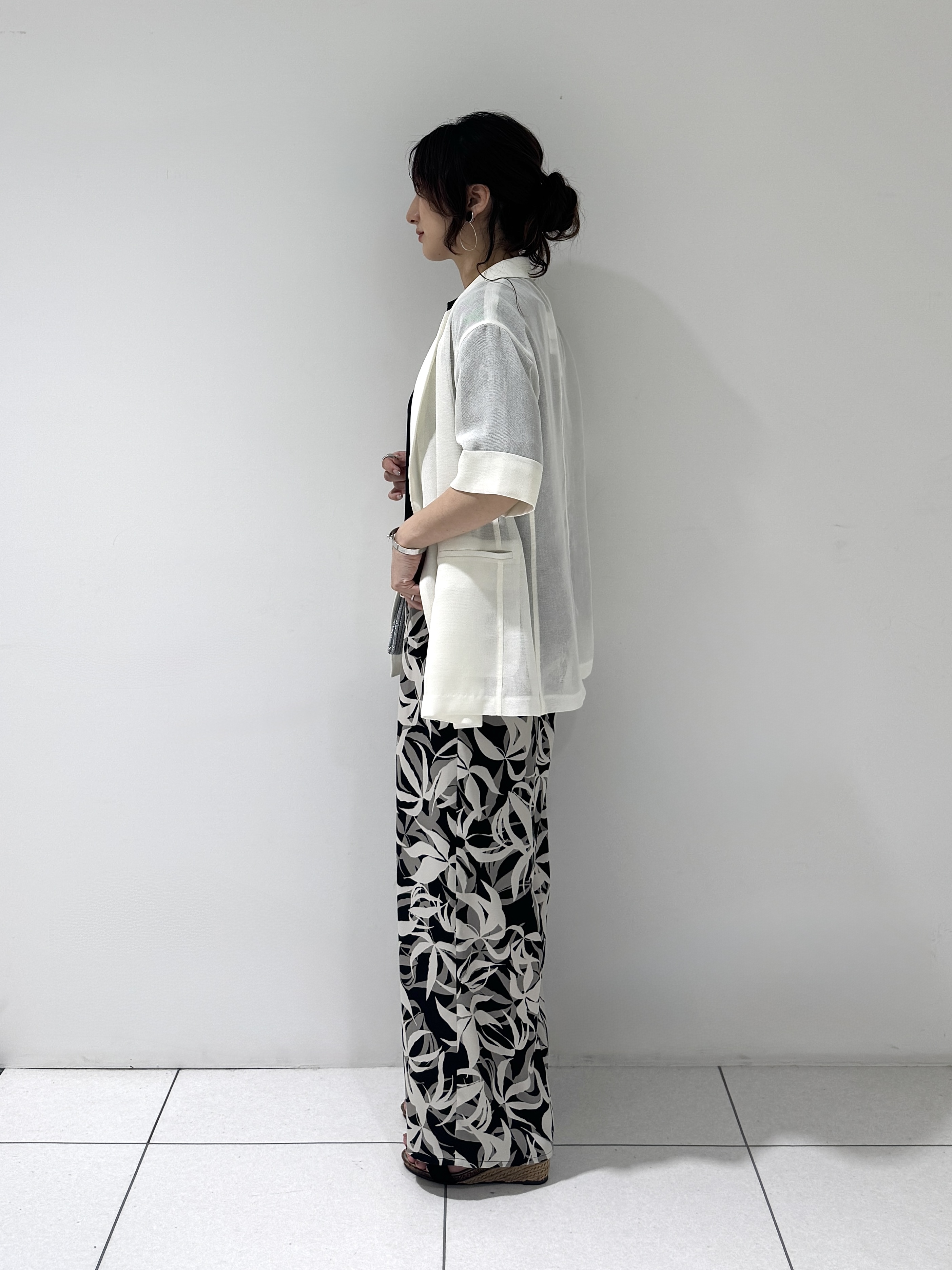 そんさんの「INDIVI｜【洗える／メッシュ素材／SETUP可能】半袖シアージャケット」を使ったコーディネート