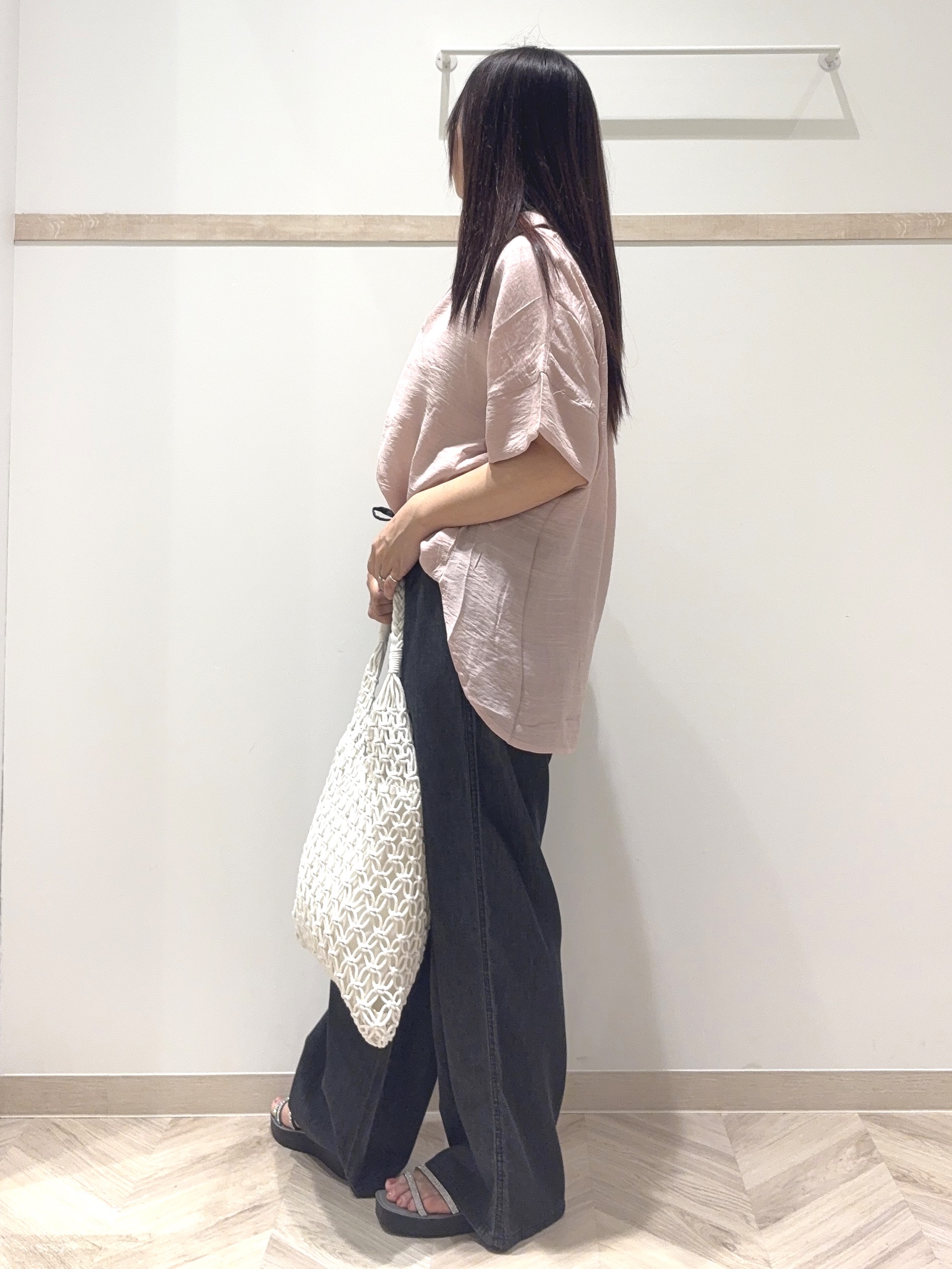 nanaさんの「SHOO･LA･RUE｜【2点セット/S-LL/洗濯機可】時短でコーデ決まる スラブスキッパーシャツ＋タンクトップ」を使ったコーディネート
