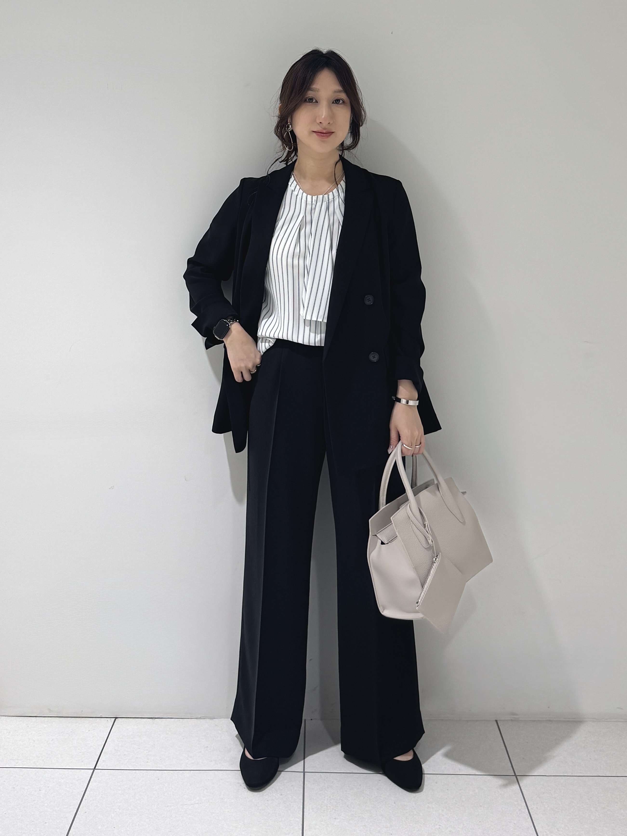 そんさんの「INDIVI｜【洗える／多機能／SETUP可】着る日傘ダブルジャケット」を使ったコーディネート