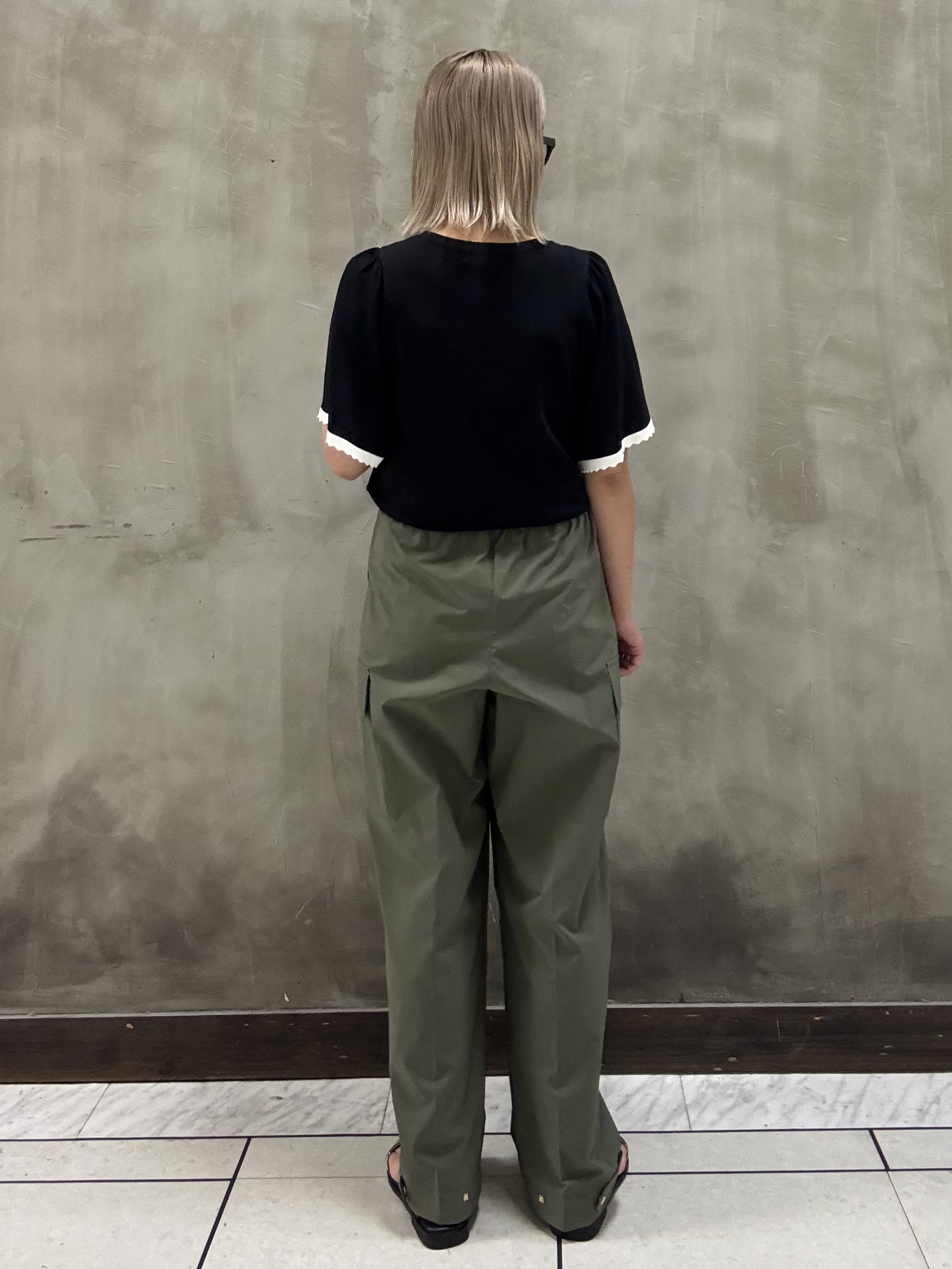 minaさんの「grove｜高評価！【シリーズ累計36万枚！名品ニット】やわらかドライタッチ スカラップスリーブニット」を使ったコーディネート
