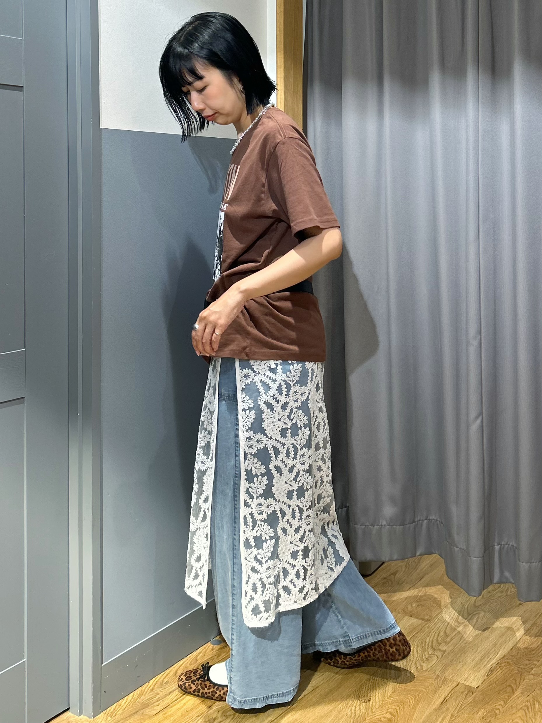 その他ブラウン156のトップスを使ったライトオンのコーディネート（7月