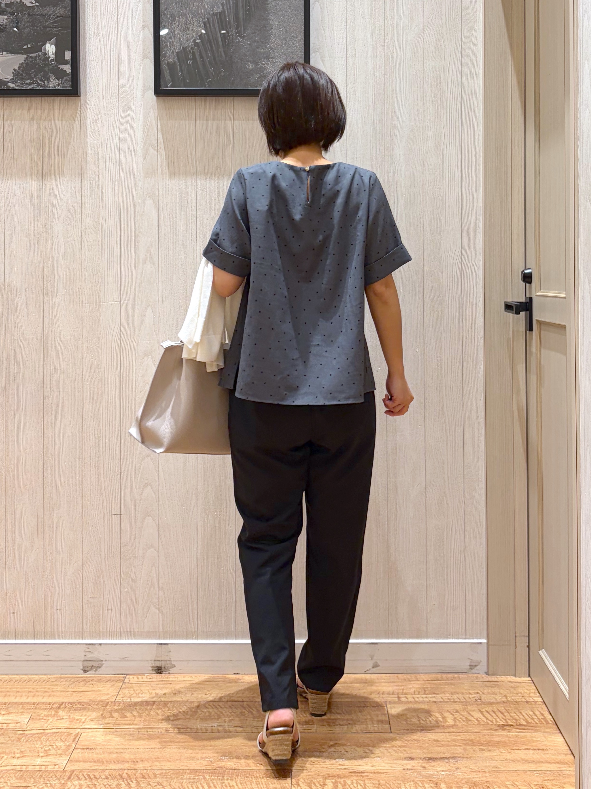 shirayuuuさんの「SHOO･LA･RUE｜【洗濯機可/S-LL】オンにもオフにも マルチに使えるボタンレスカーディガン」を使ったコーディネート