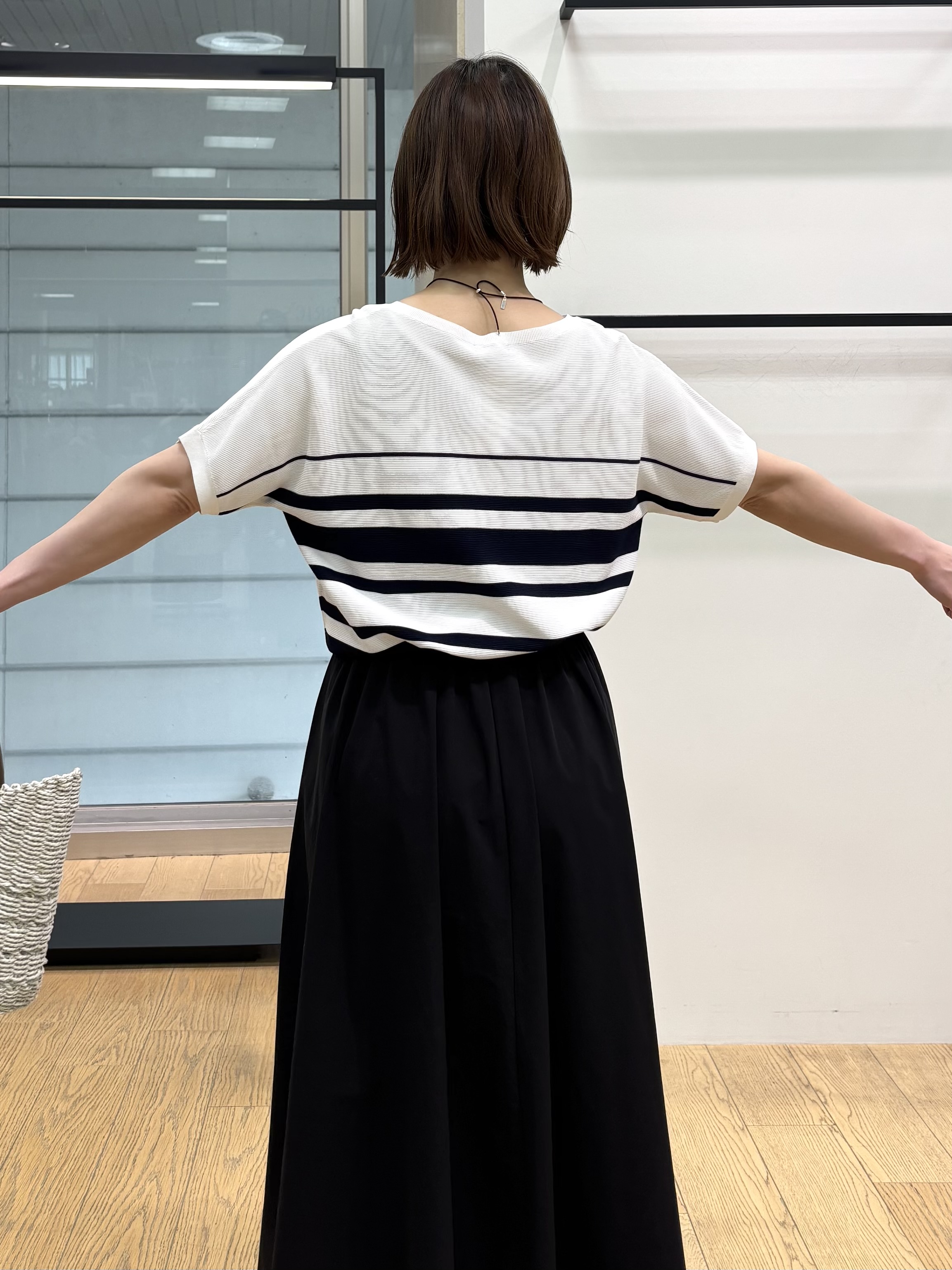 asamiさんの「INDIVI｜【洗える】ガーター編みVネックニットT」を使ったコーディネート