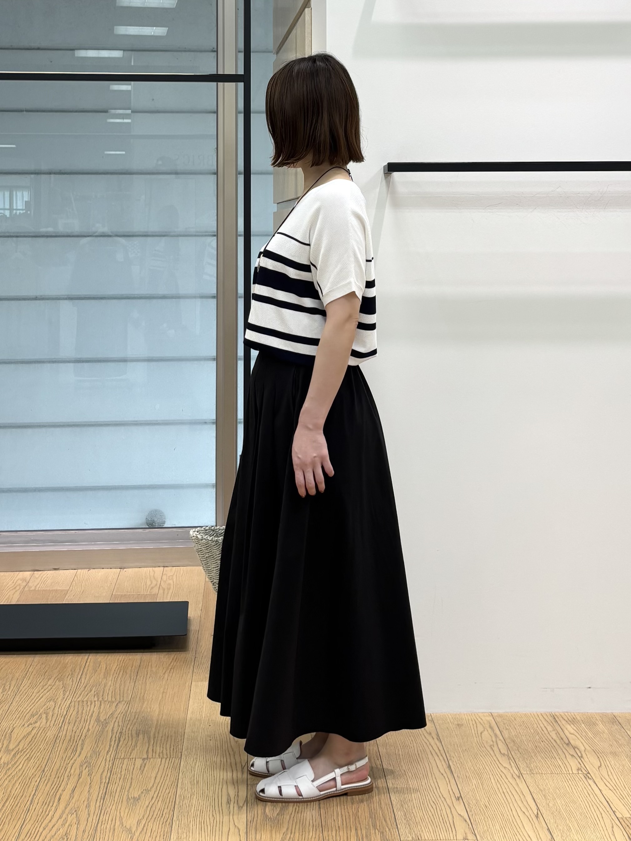 asamiさんの「INDIVI｜【洗える】ガーター編みVネックニットT」を使ったコーディネート