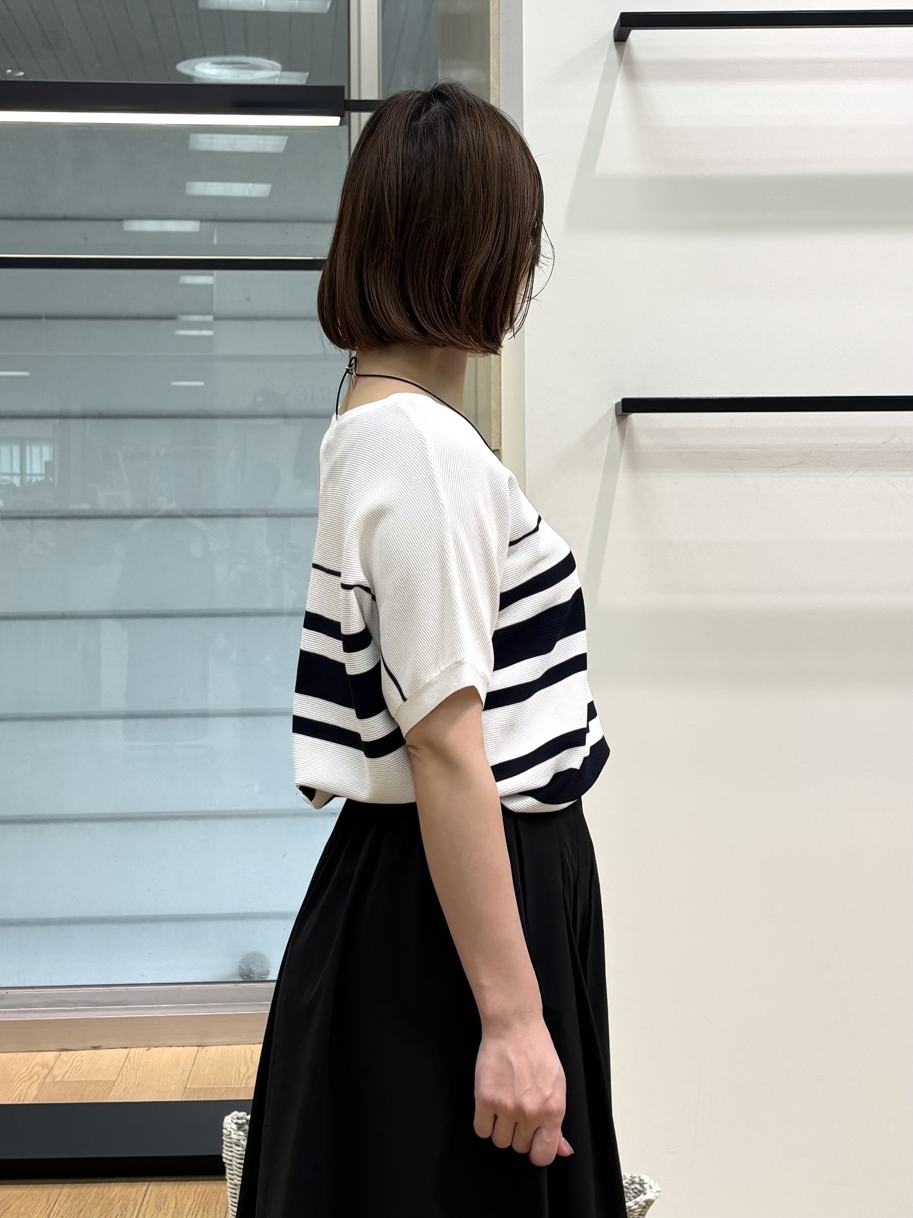 asamiさんの「INDIVI｜【洗える】ガーター編みVネックニットT」を使ったコーディネート