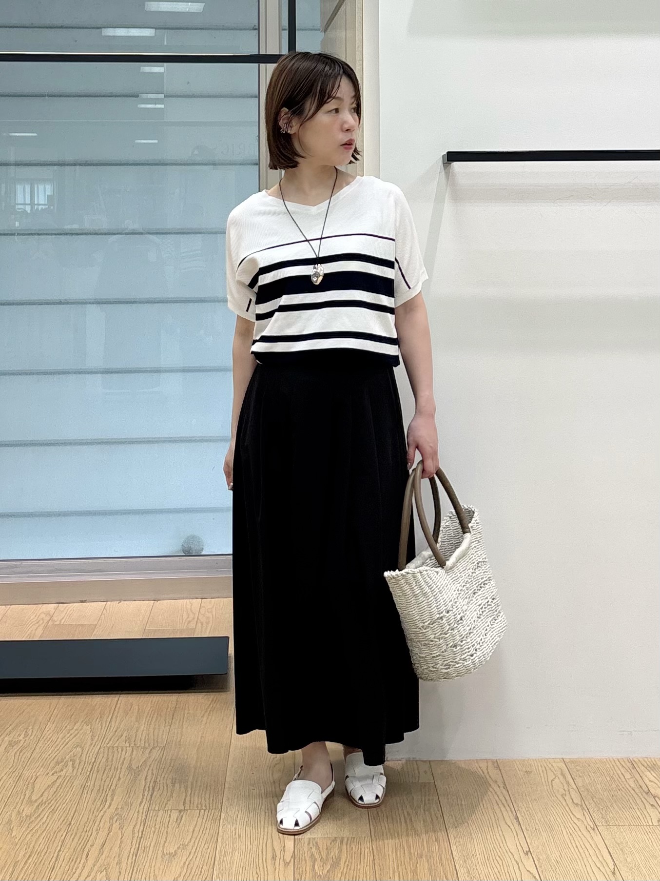 asamiさんの「INDIVI｜【洗える】ガーター編みVネックニットT」を使ったコーディネート