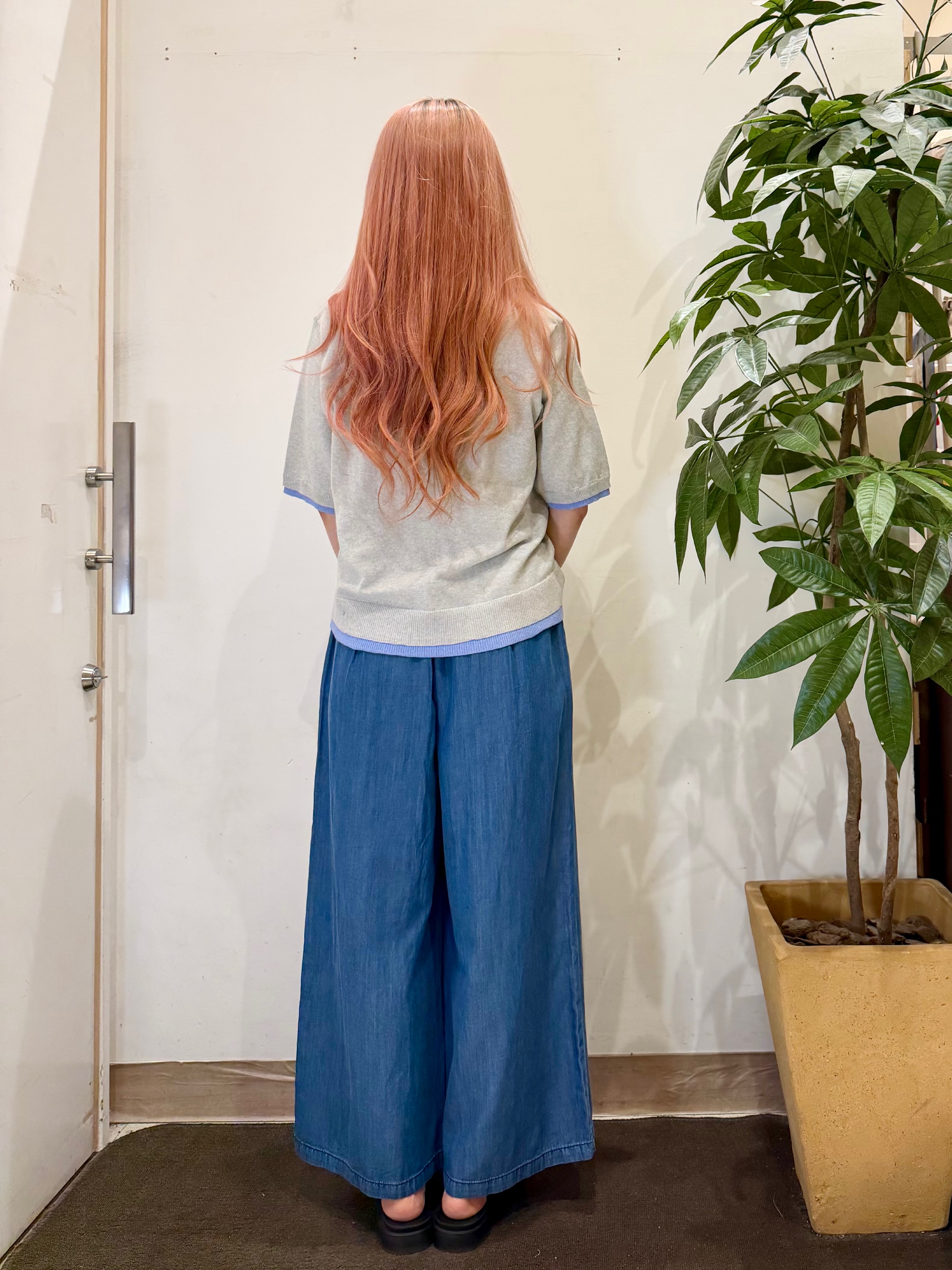 AYUMIさんの「SHOO･LA･RUE｜【二の腕隠れる/コットン混】配色使いで差がつく 洗える五分袖ニット」を使ったコーディネート
