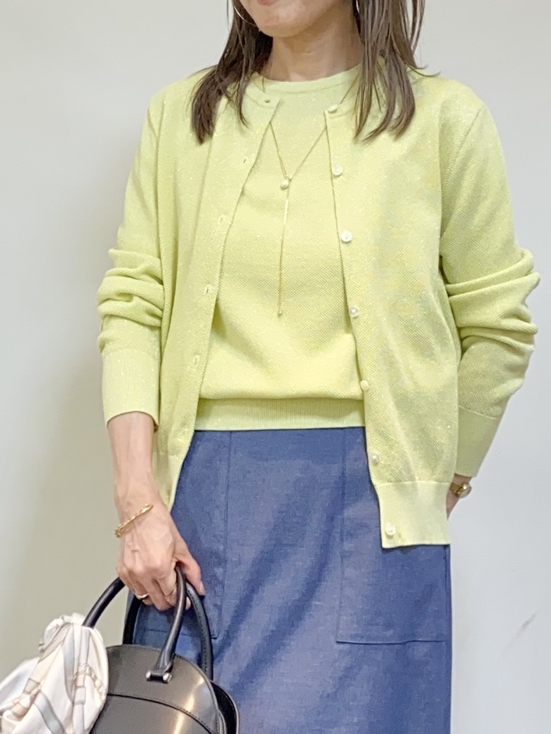 tomoさんの「UNTITLED｜◆【アンサンブル可】ラメ混クルーネックカーディガン」を使ったコーディネート