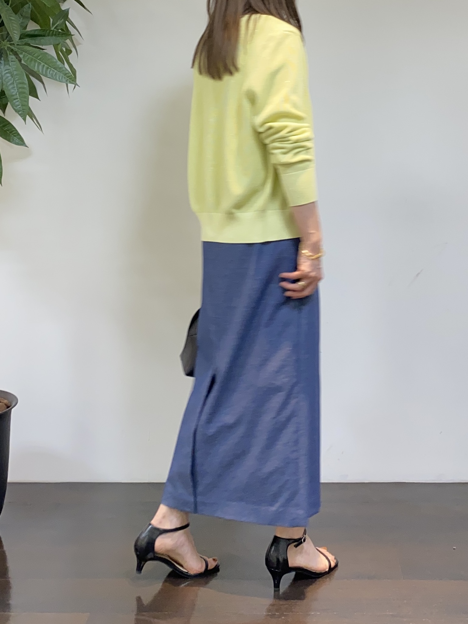 tomoさんの「UNTITLED｜◆【アンサンブル可】ラメ混クルーネックカーディガン」を使ったコーディネート
