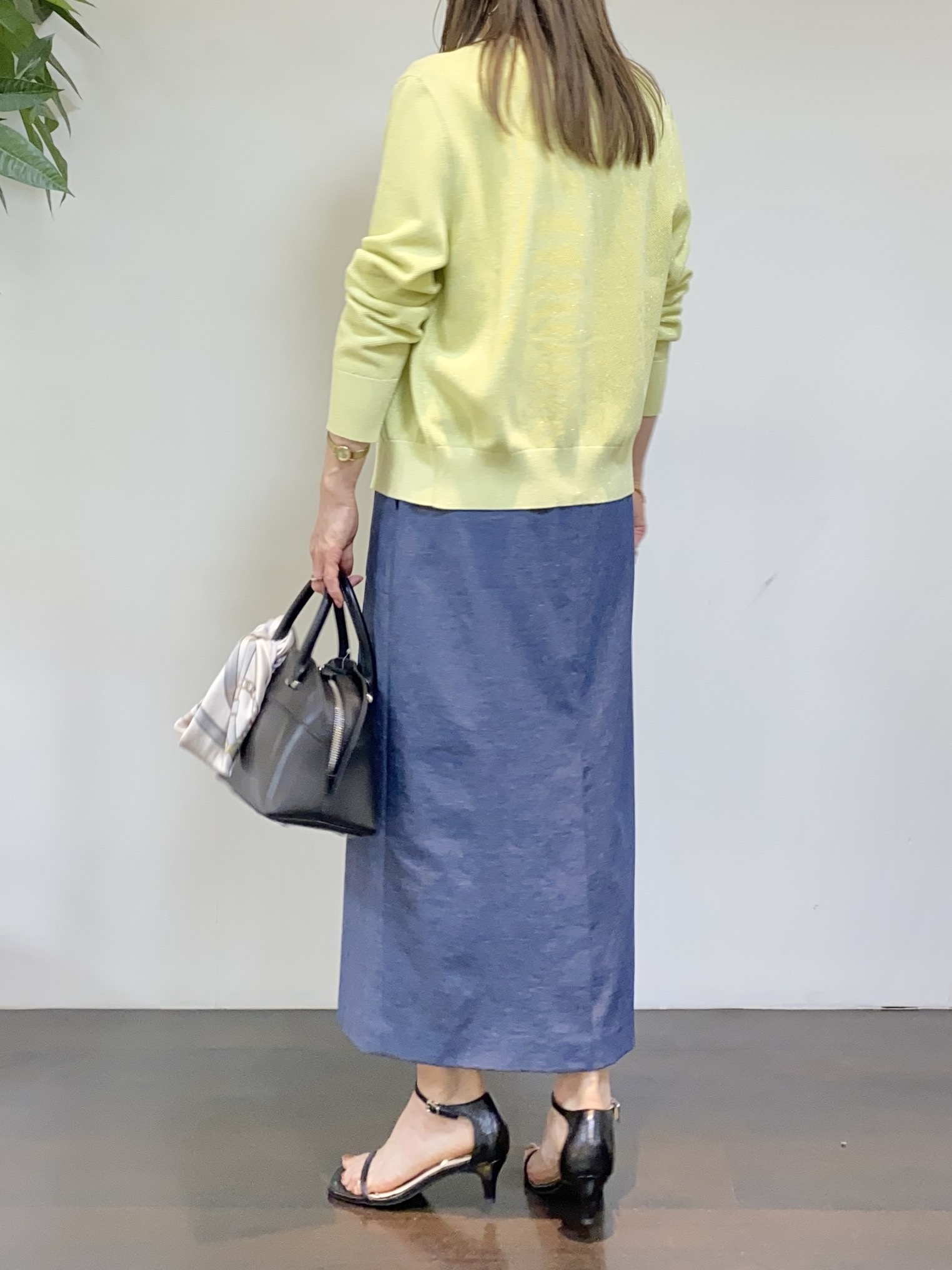 tomoさんの「UNTITLED｜◆【アンサンブル可】ラメ混クルーネックカーディガン」を使ったコーディネート