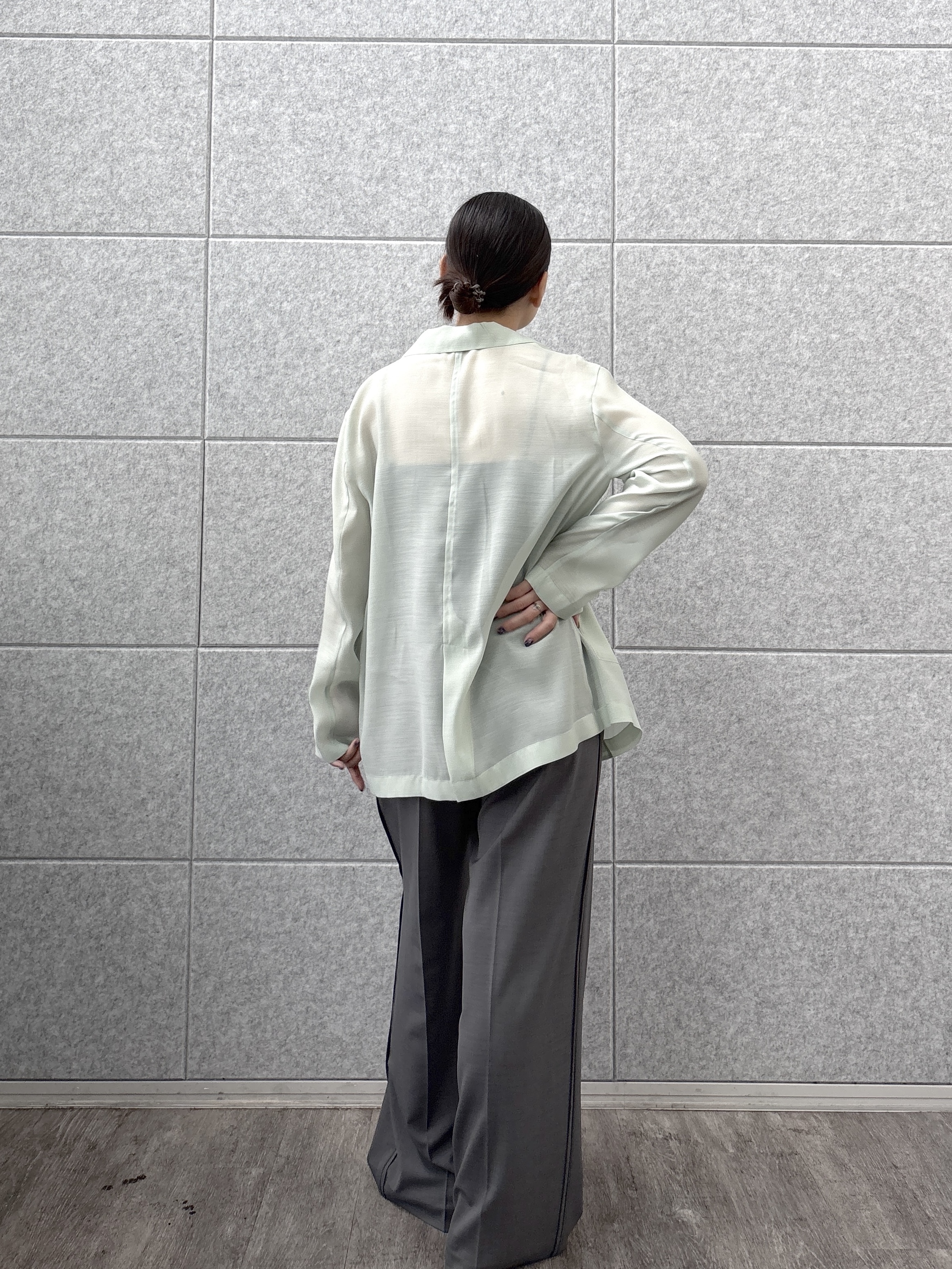 ayanoさんの「INDIVI｜【接触冷感/通気性】シアーシャツジャケット」を使ったコーディネート