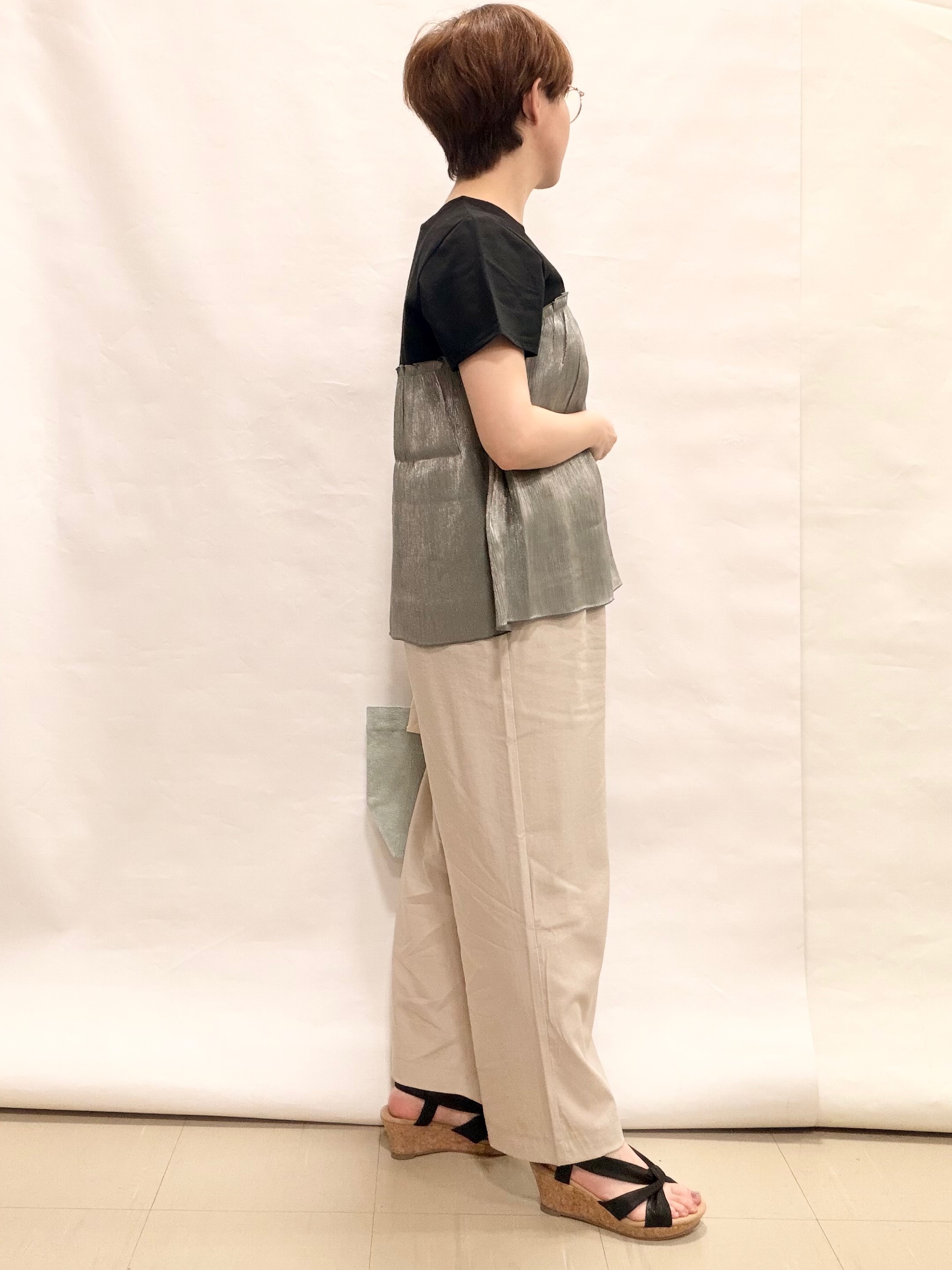 なっちゃんさんの「SHOO･LA･RUE｜【体型カバー】1枚でインせず決まる きらきらビスチェ風Tシャツ」を使ったコーディネート