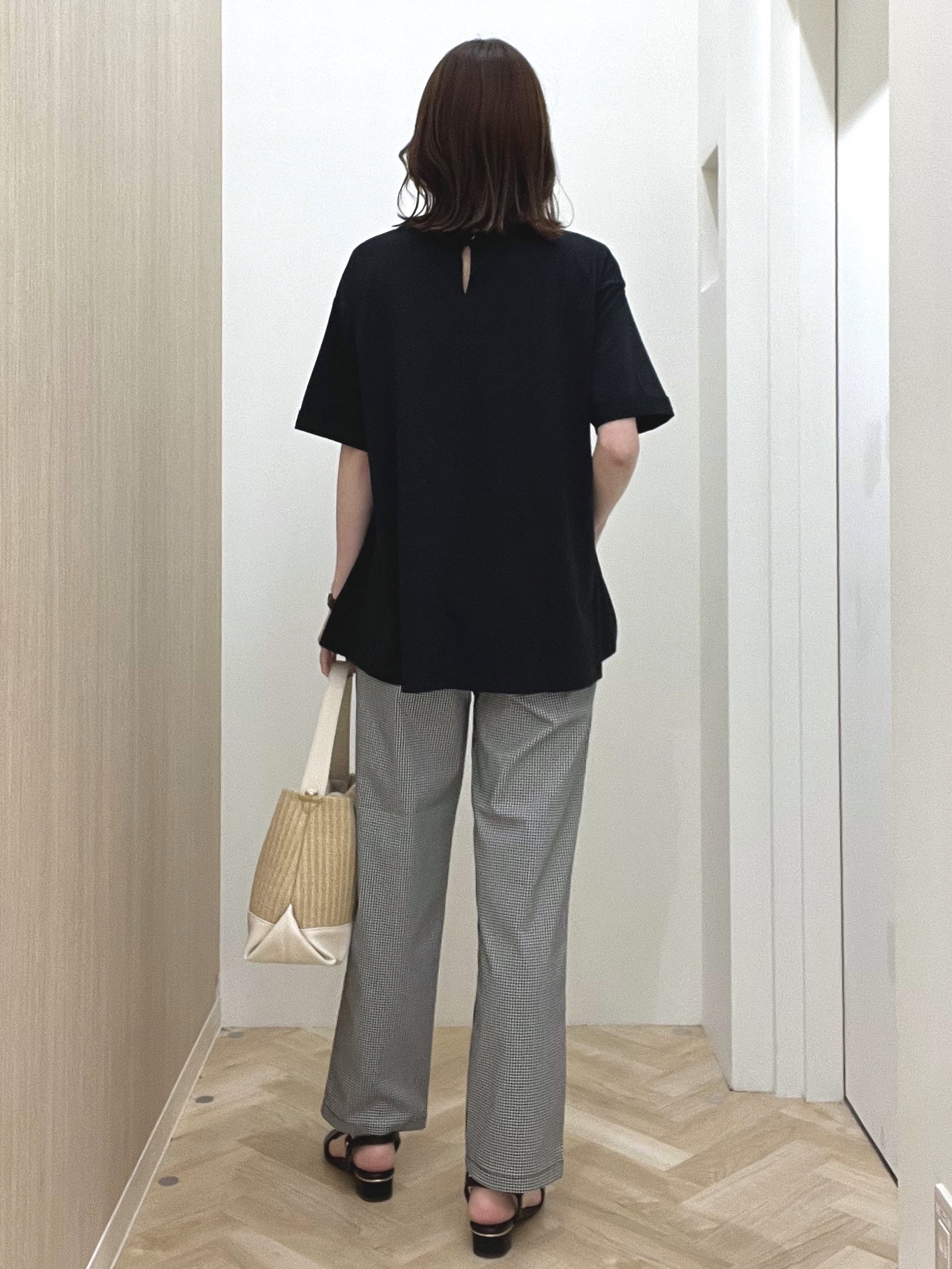  おまつさんの「grove｜【遮熱／吸水速乾／UVカット】フレアシルエットTシャツ」を使ったコーディネート