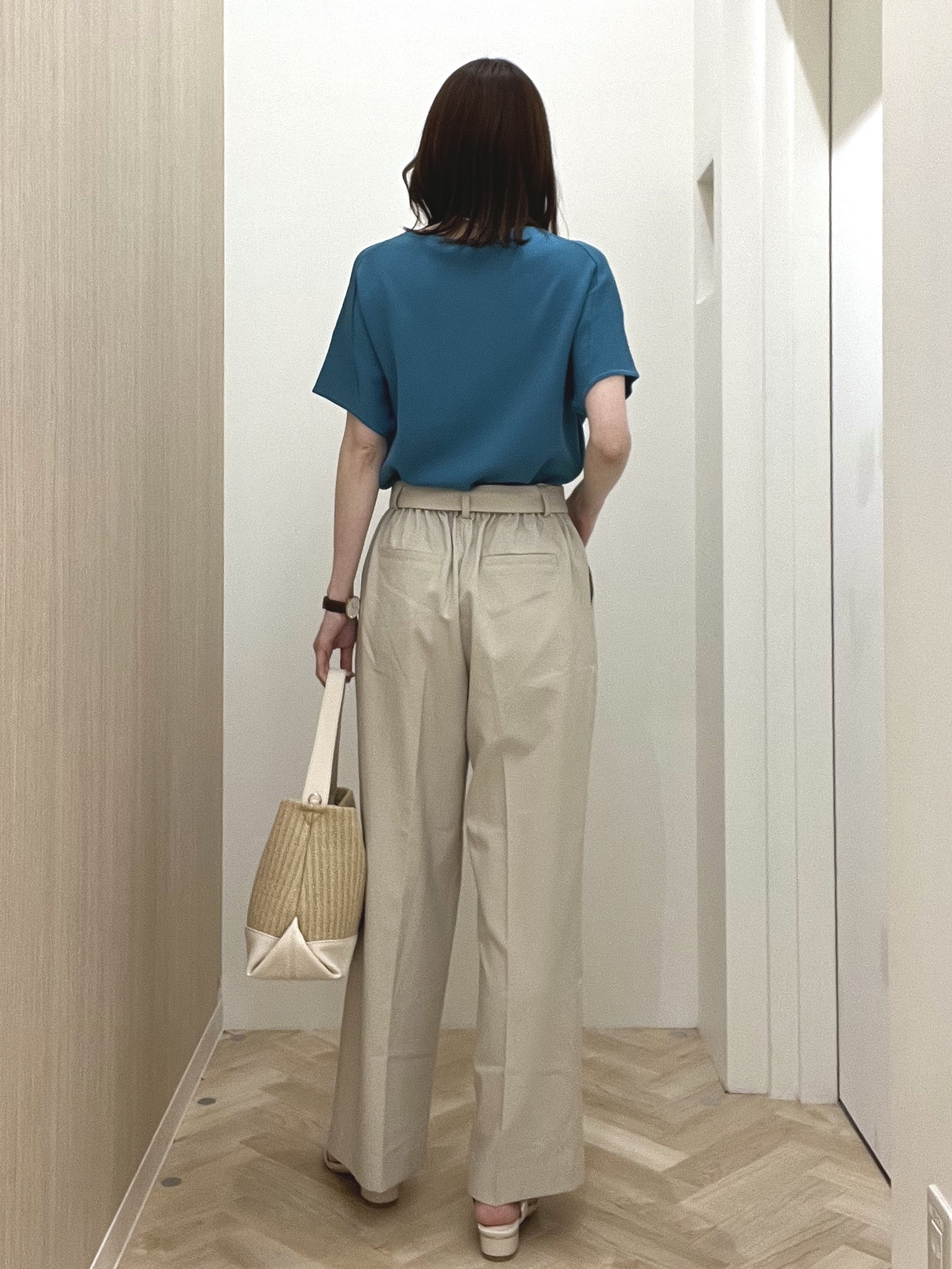  おまつさんの「grove｜【シリーズ累計36万枚！名品ニット】やわらかドライタッチ ドルマンニット」を使ったコーディネート