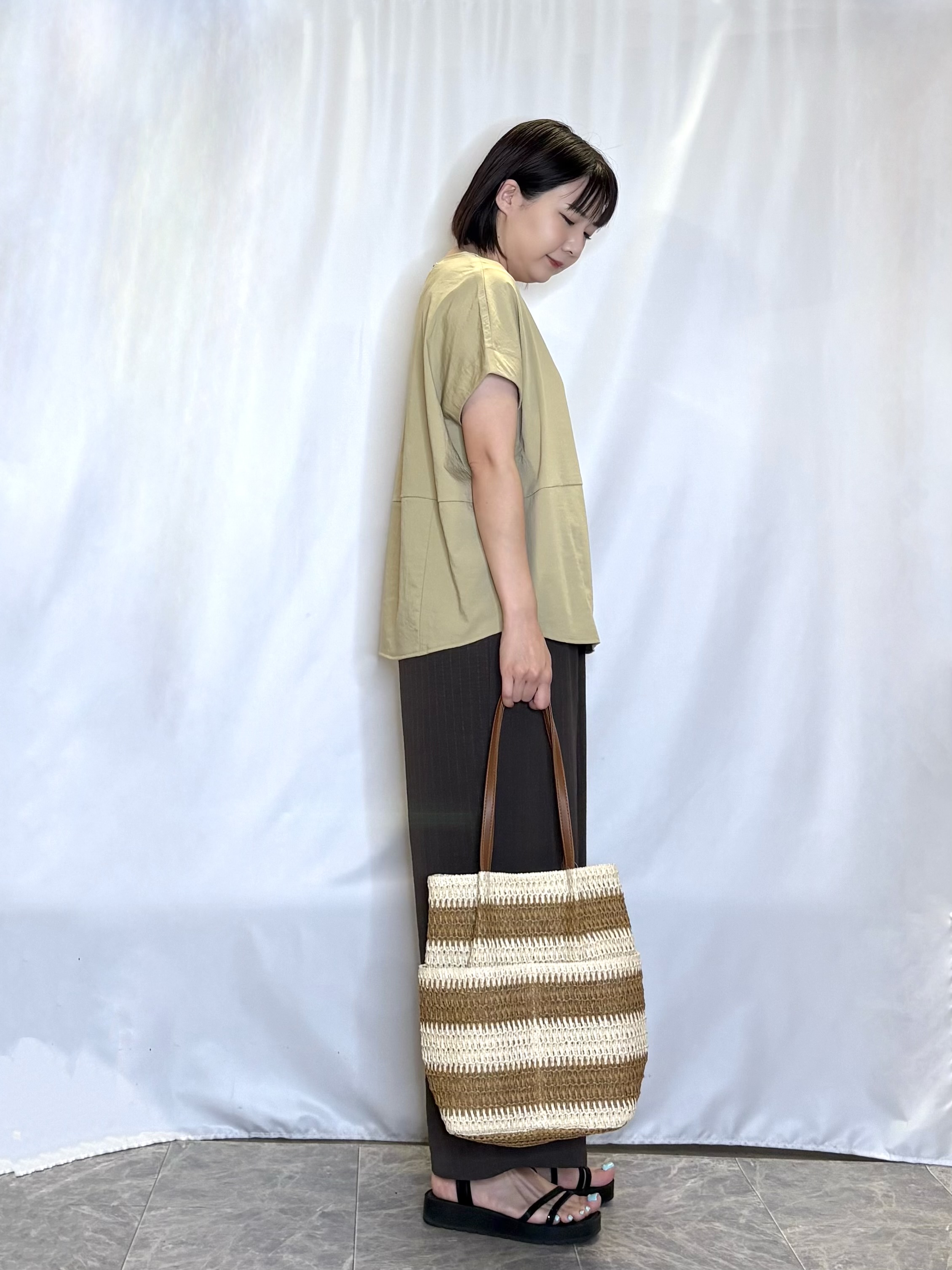 ネリさんの「SHOO･LA･RUE｜【洗濯機可/セットアップ可】軽凛(かろりん) シンプル上品 切替コクーントップス」を使ったコーディネート