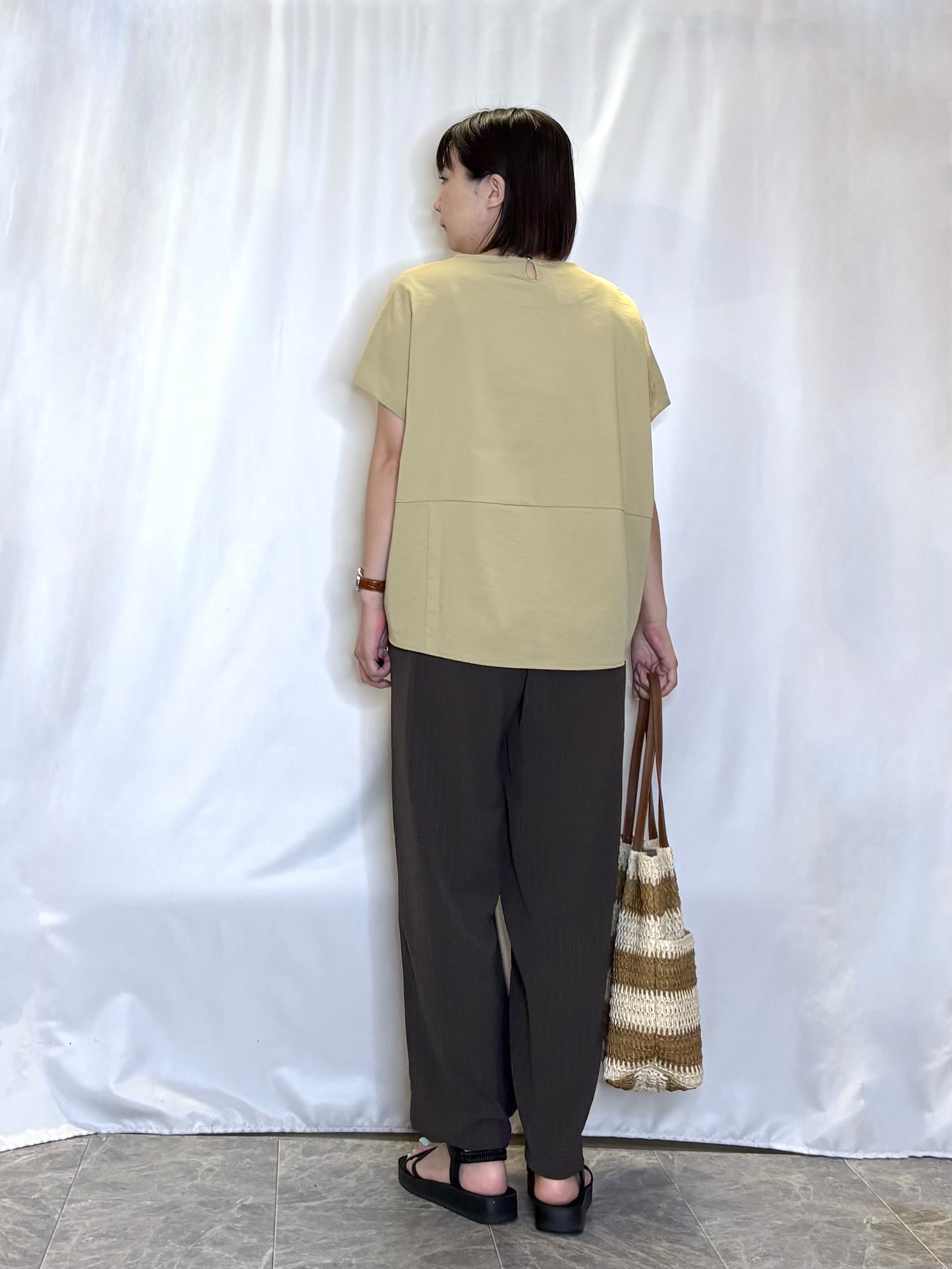 ネリさんの「SHOO･LA･RUE｜【洗濯機可/セットアップ可】軽凛(かろりん) シンプル上品 切替コクーントップス」を使ったコーディネート