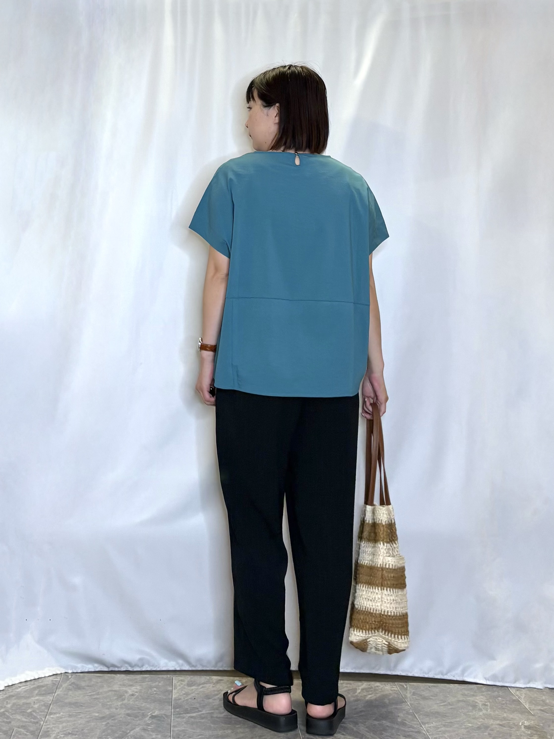 ネリさんの「SHOO･LA･RUE｜【洗濯機可/セットアップ可】軽凛(かろりん) シンプル上品 切替コクーントップス」を使ったコーディネート