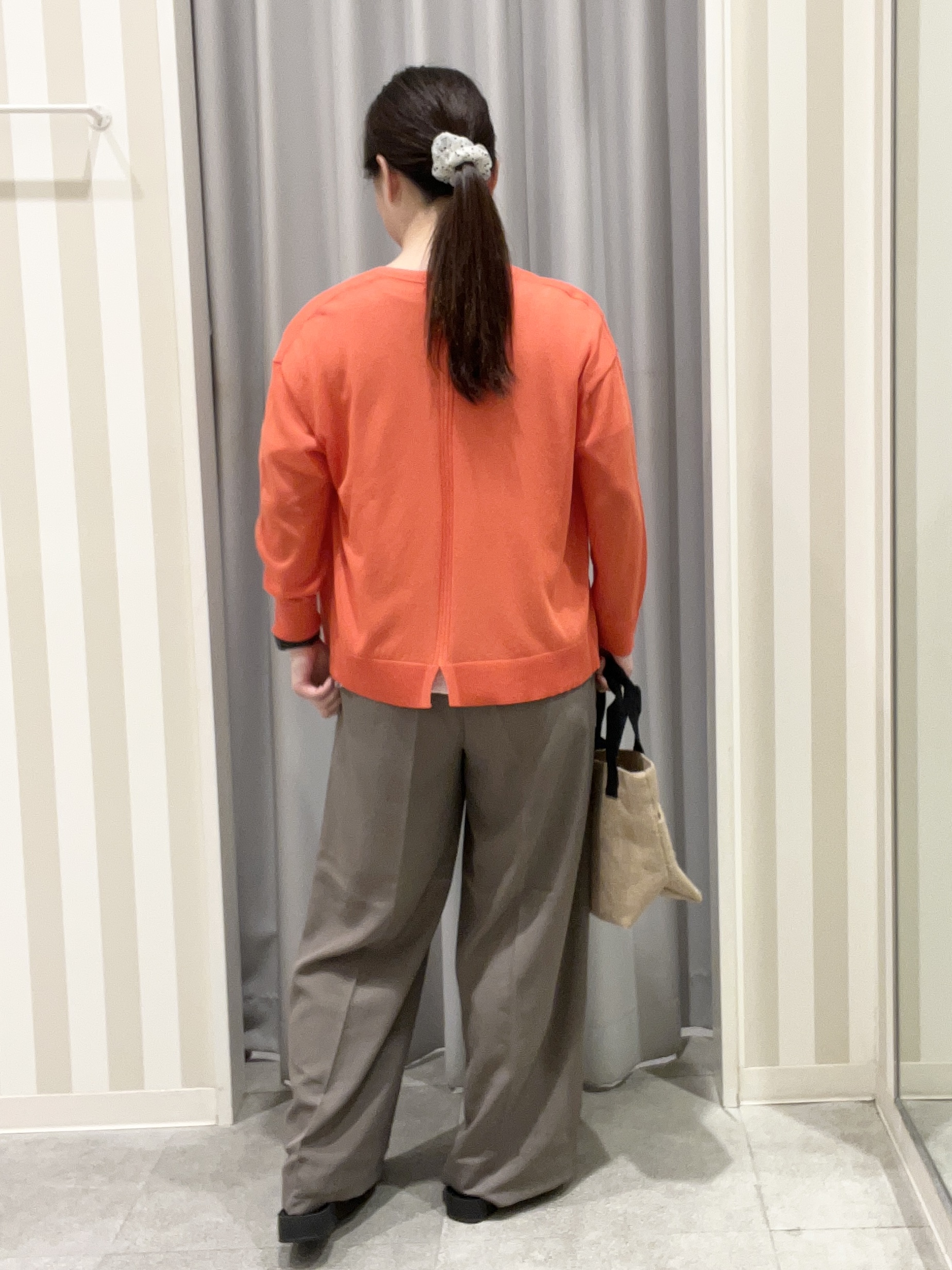 もーりぃさんの「SHOO･LA･RUE｜【洗濯機可/S-LL】オンにもオフにも マルチに使えるボタンレスカーディガン」を使ったコーディネート