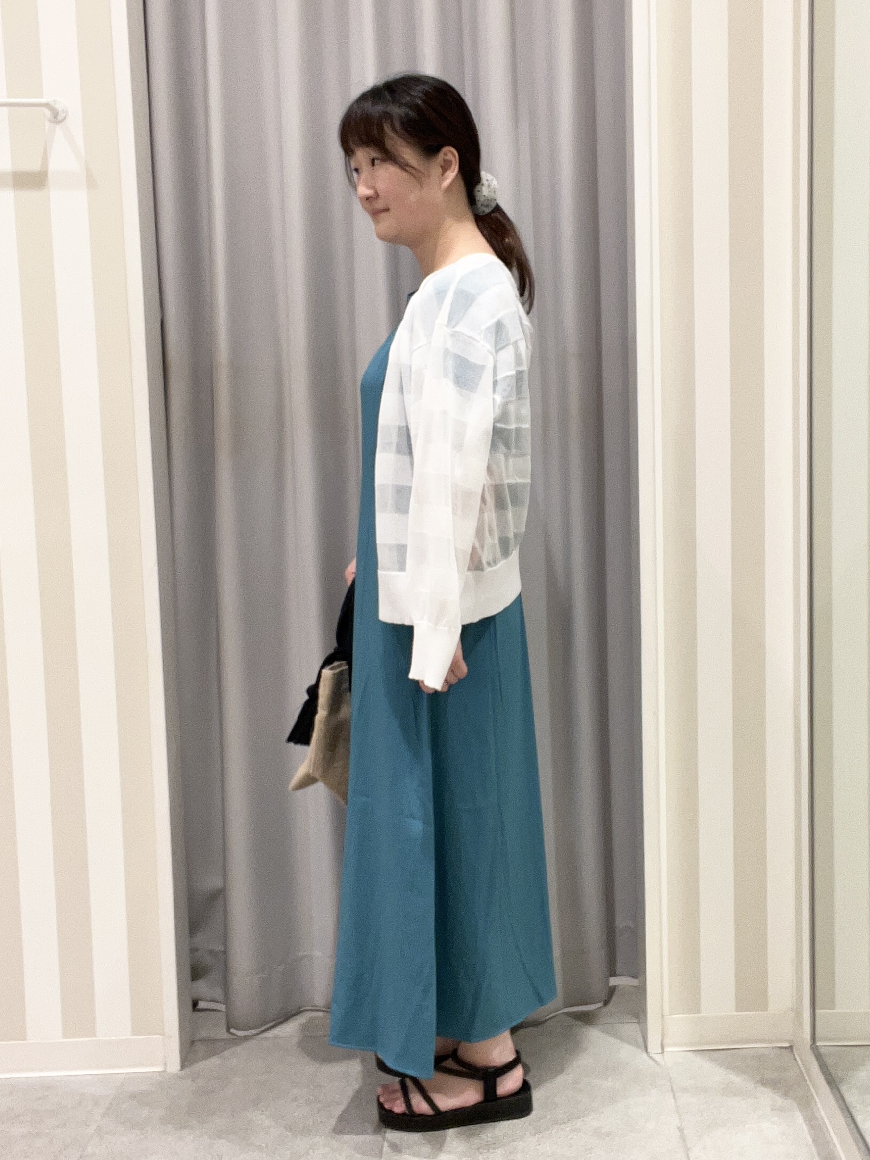 もーりぃさんの「SHOO･LA･RUE｜【洗濯機可/S-LL】涼し気な透け感 日差し冷房対策に シアーボーダーカーディガン」を使ったコーディネート