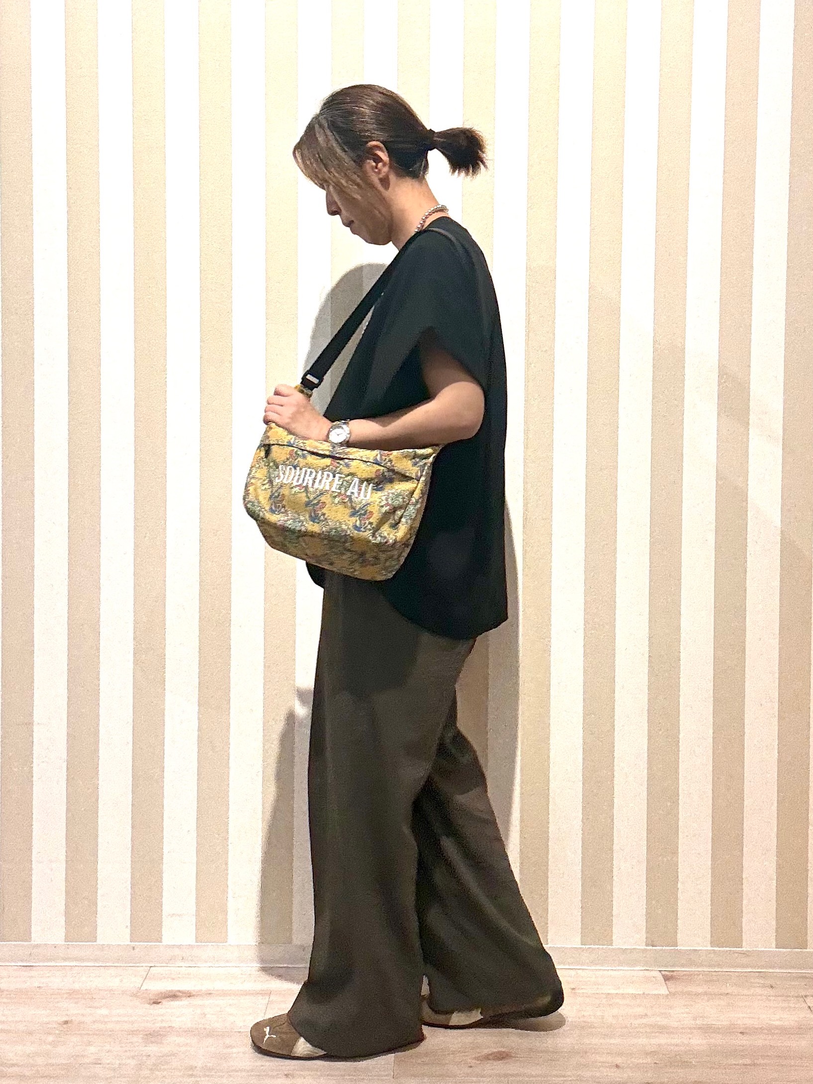 pieceさんの「SHOO･LA･RUE｜【洗濯機可/体型カバー】インしてる風 ふんわり裾バルーントップス」を使ったコーディネート