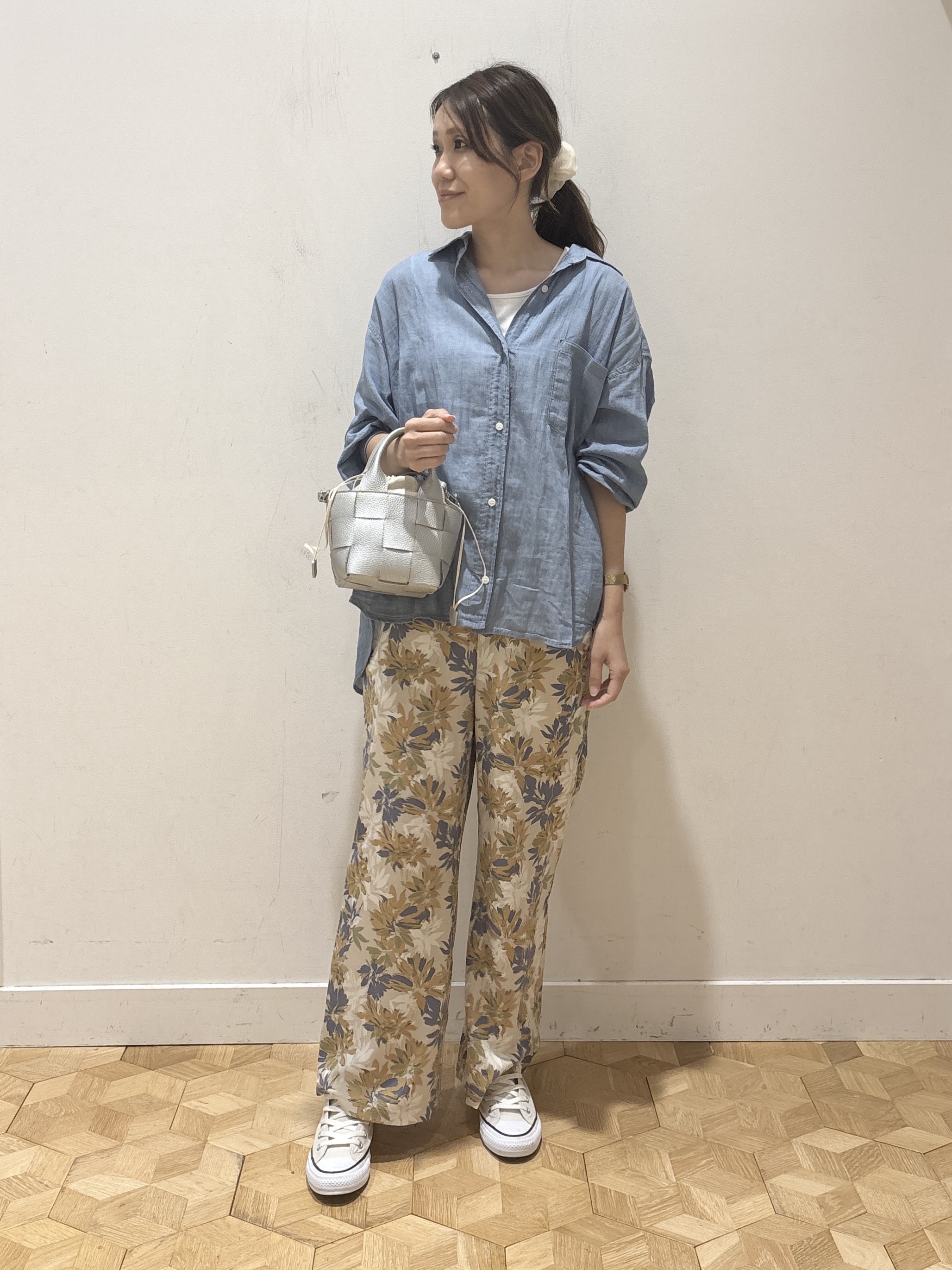 YUMIさんの「Dessin｜【セットアップ可/洗える】2オンスシアーデニムシャツ」を使ったコーディネート