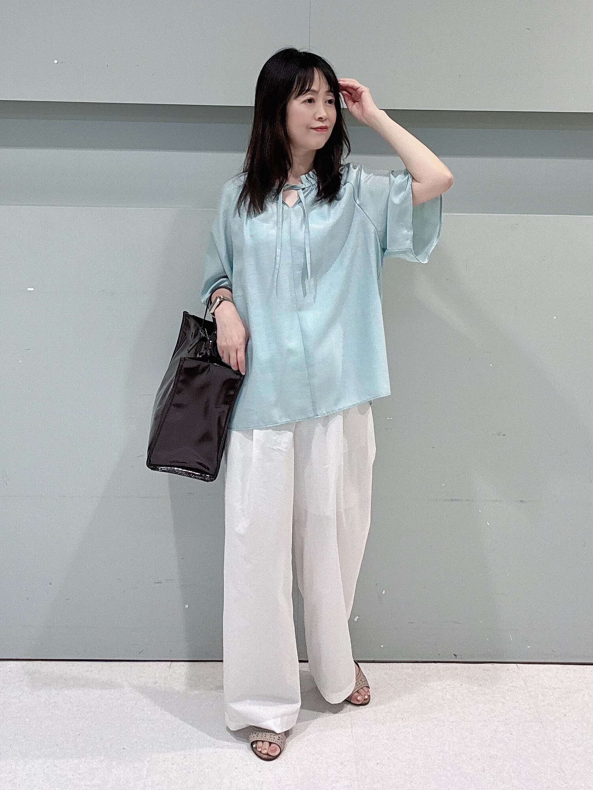 makiさんの「UNTITLED｜【シアー/首元フリル】シルキーシフォンブラウス」を使ったコーディネート