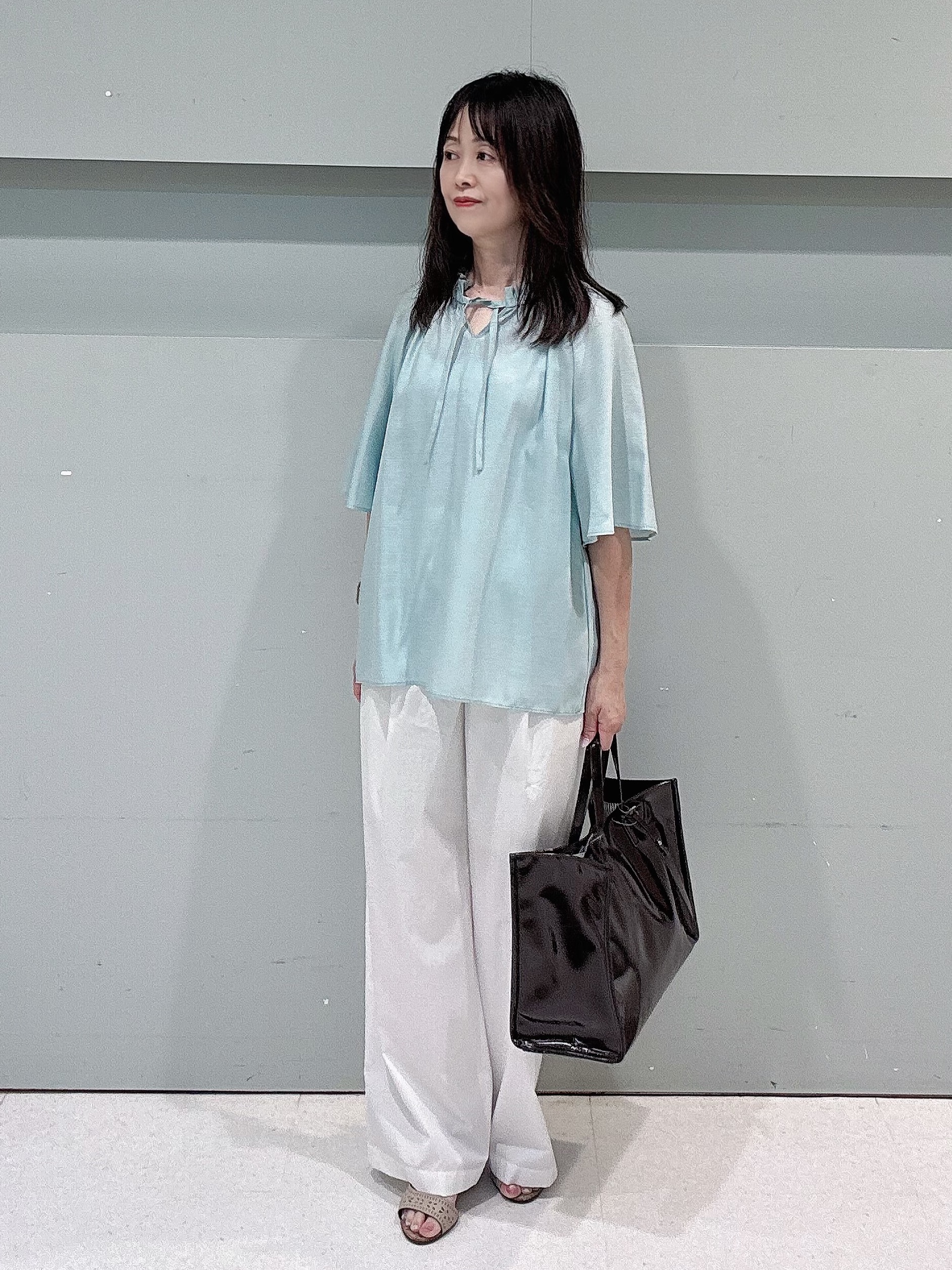 makiさんの「UNTITLED｜【シアー/首元フリル】シルキーシフォンブラウス」を使ったコーディネート