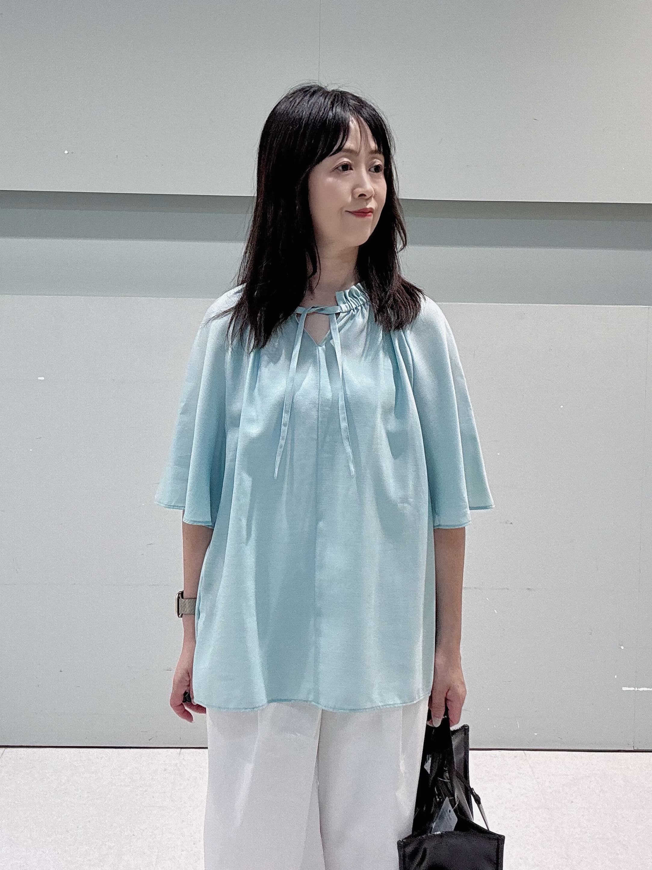 makiさんの「UNTITLED｜【シアー/首元フリル】シルキーシフォンブラウス」を使ったコーディネート