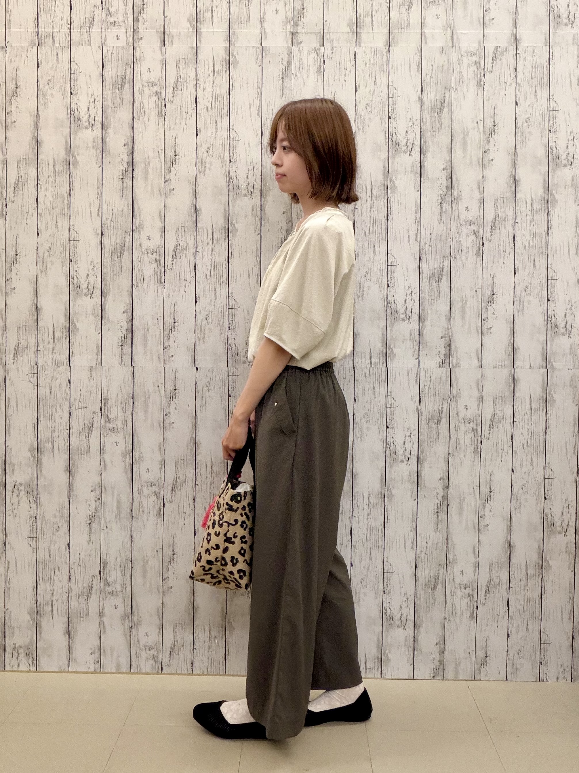 さやかさんの「SHOO･LA･RUE｜【S-LL/洗濯機可/セットアップ可】軽凛(かろりん) タックブラウス」を使ったコーディネート