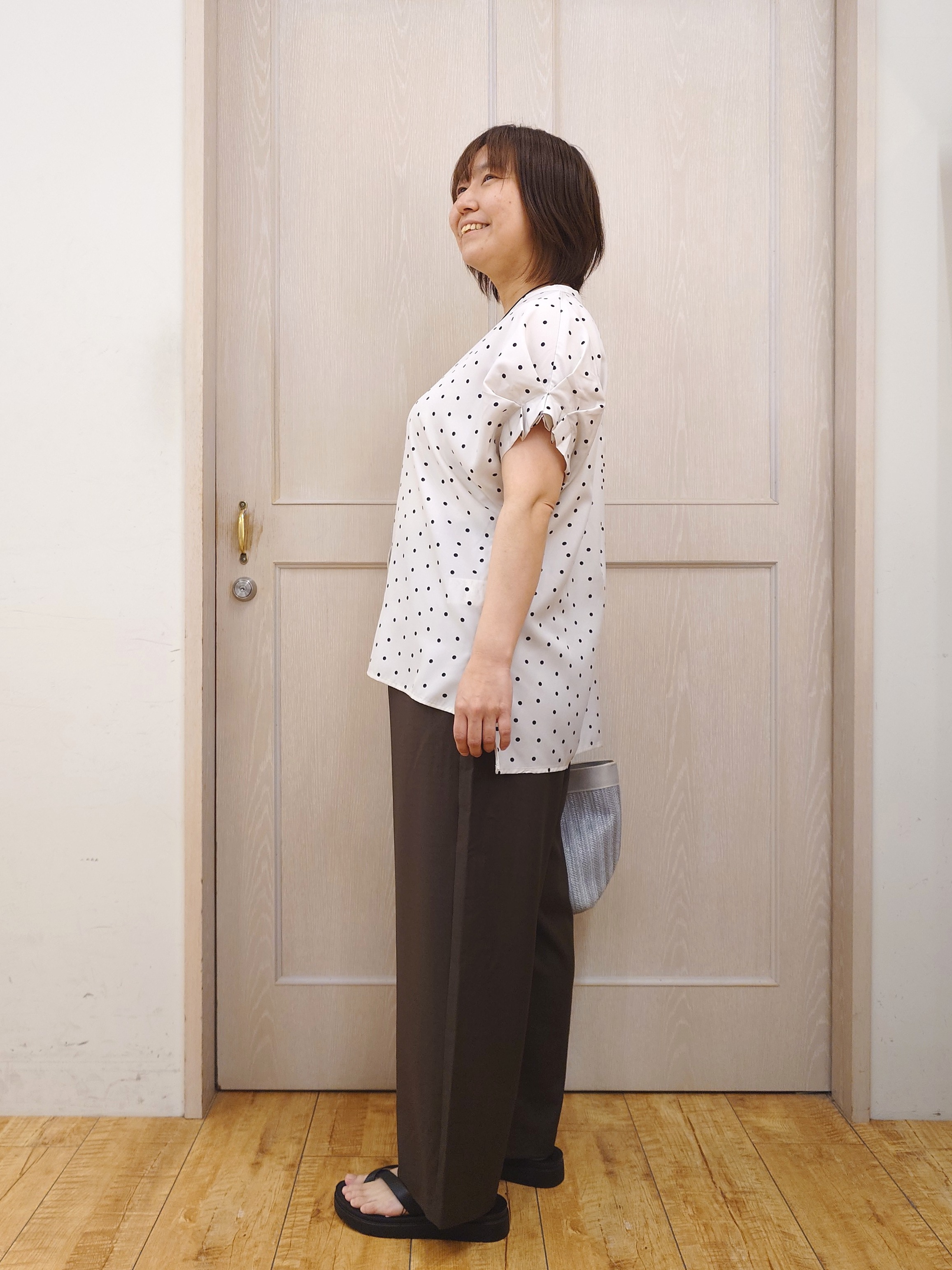 とろろさんの「SHOO･LA･RUE｜【洗濯機可／洗濯後しわになりにくい】大人の甘さをプラスする ドット柄袖タックブラウス」を使ったコーディネート