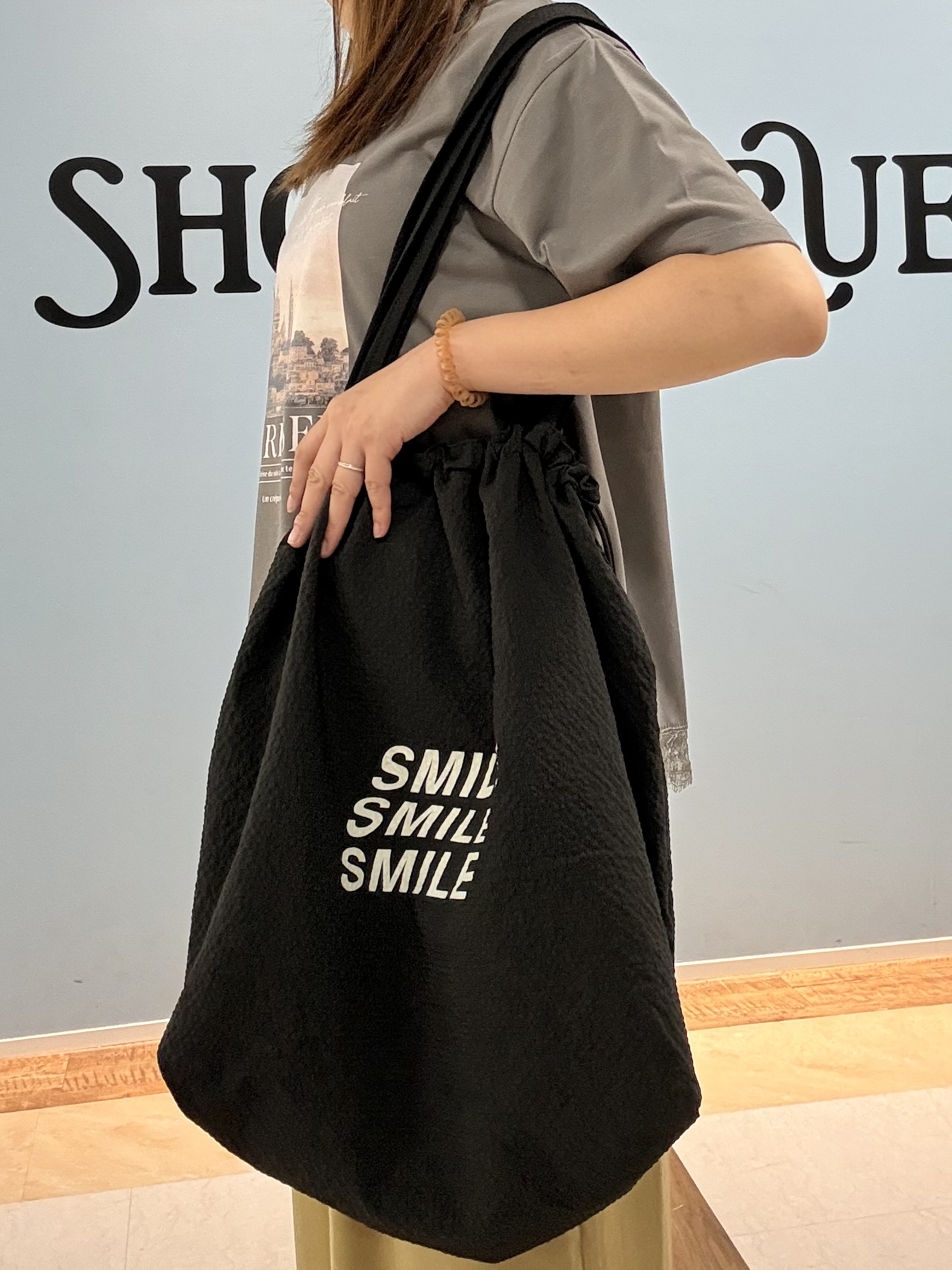 Naaatsuさんの「SHOO･LA･RUE｜【UV/S-LL/洗濯機可】真夏に着たい裾レースが女性らしさをプラスする プリントアソートTシャツ」を使ったコーディネート