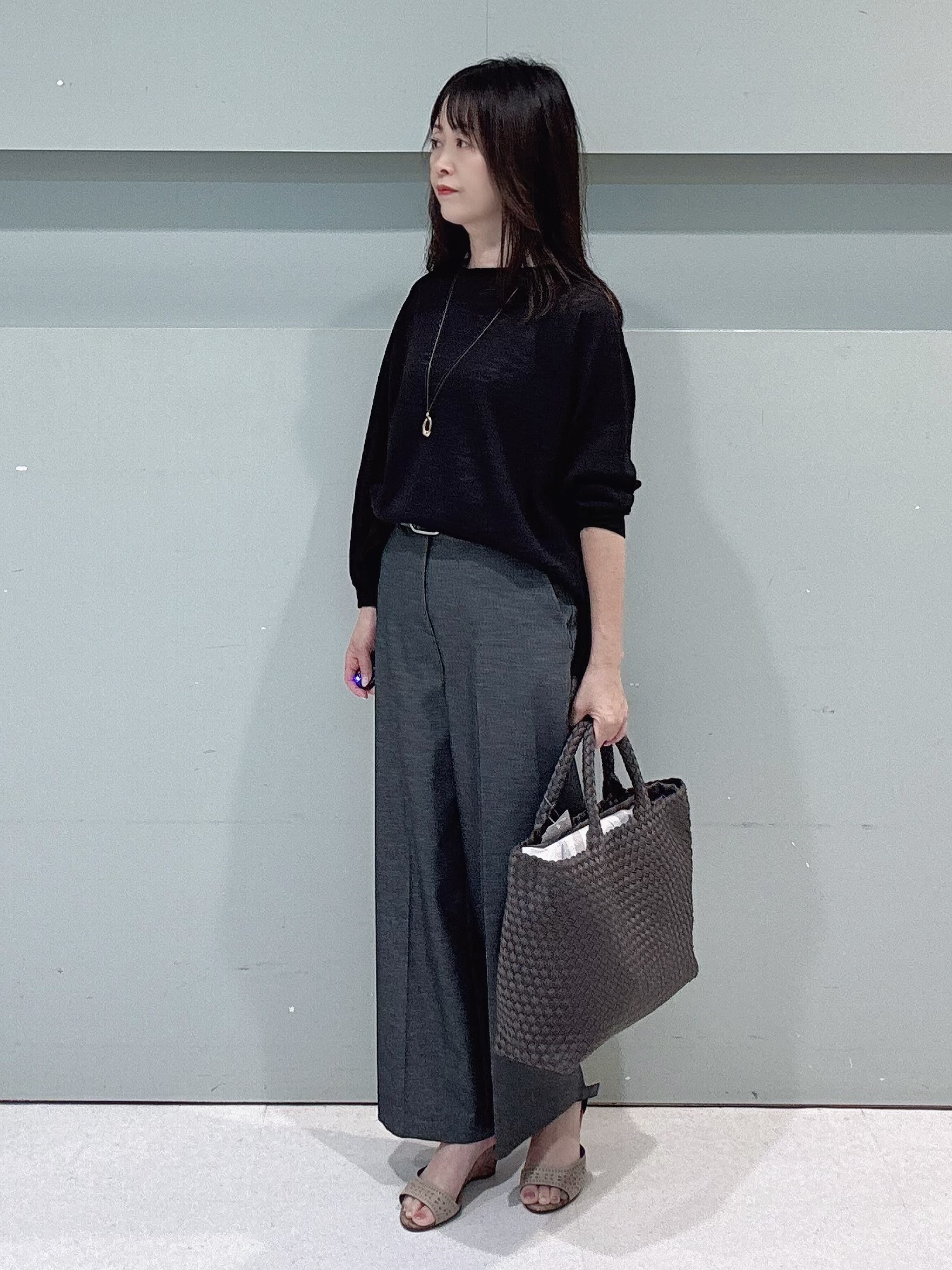makiさんの「UNTITLED｜【ゆったり/リラクシー】リネンボートネックプルオーバー」を使ったコーディネート