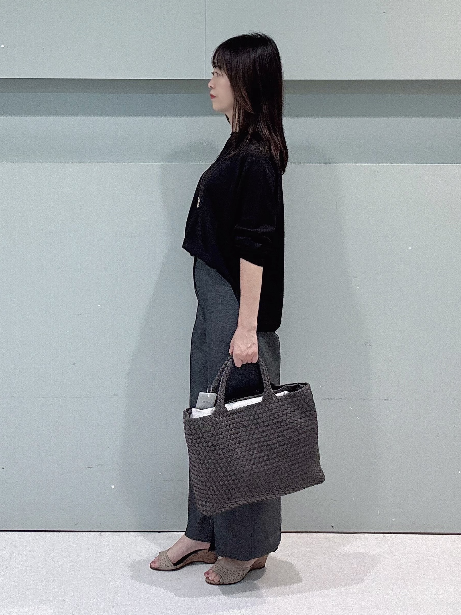makiさんの「UNTITLED｜【ゆったり/リラクシー】リネンボートネックプルオーバー」を使ったコーディネート