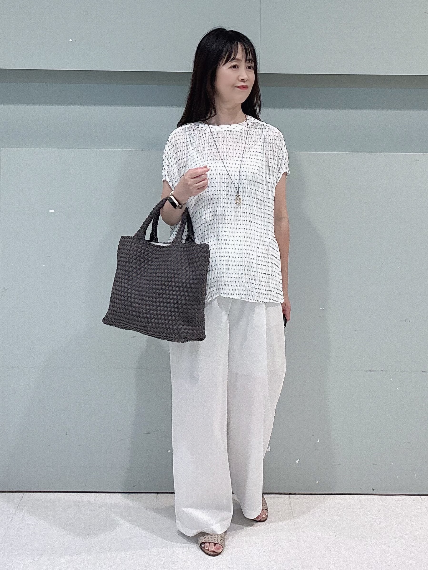 makiさんの「UNTITLED｜【1枚で着映える】ドットジャガードブラウス」を使ったコーディネート