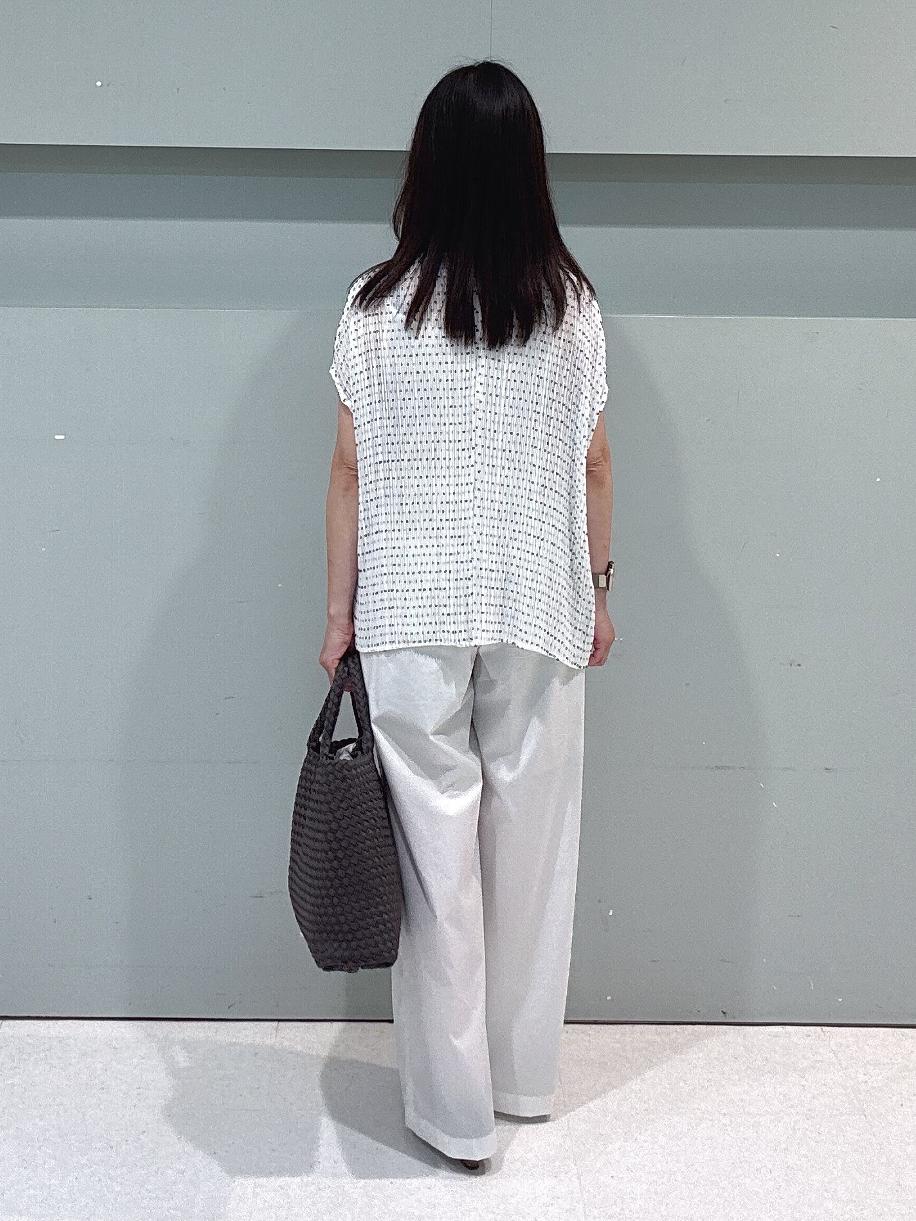 makiさんの「UNTITLED｜【1枚で着映える】ドットジャガードブラウス」を使ったコーディネート