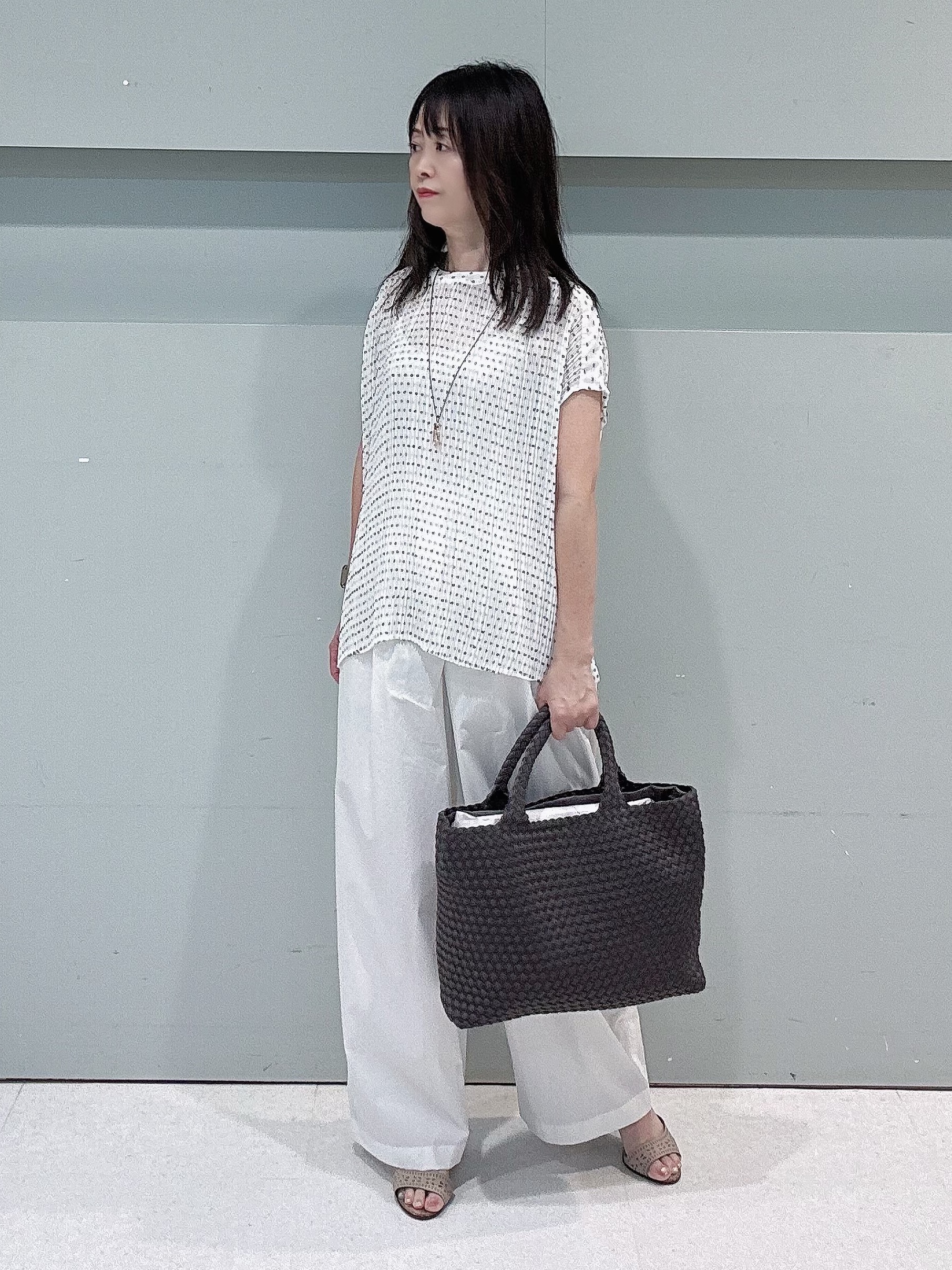 makiさんの「UNTITLED｜【1枚で着映える】ドットジャガードブラウス」を使ったコーディネート