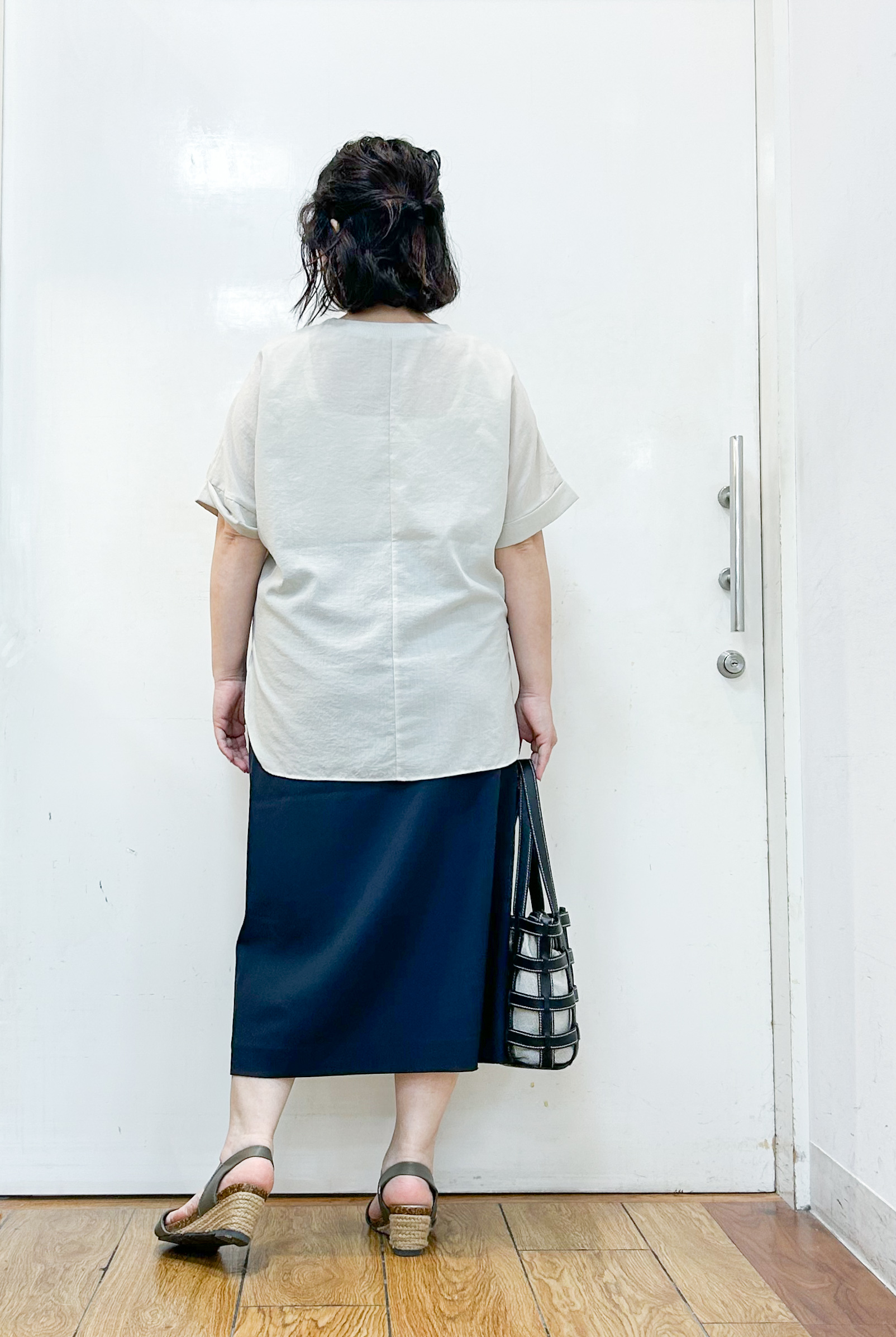 haruさんの「SHOO･LA･RUE｜【着丈選べる/体型カバー】洗濯後しわになりにくい さらっと快適ドルマントップス」を使ったコーディネート