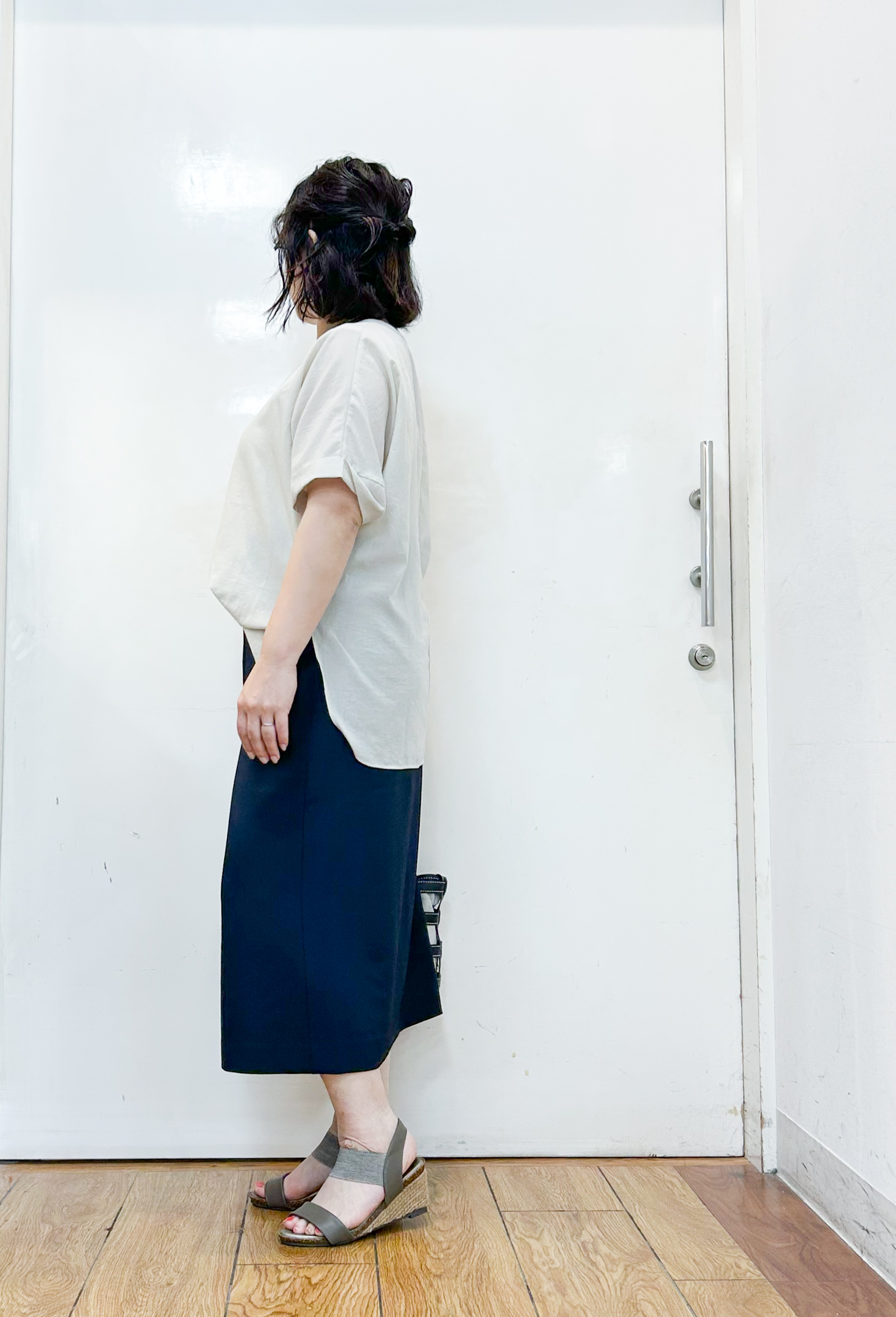 haruさんの「SHOO･LA･RUE｜【着丈選べる/体型カバー】洗濯後しわになりにくい さらっと快適ドルマントップス」を使ったコーディネート