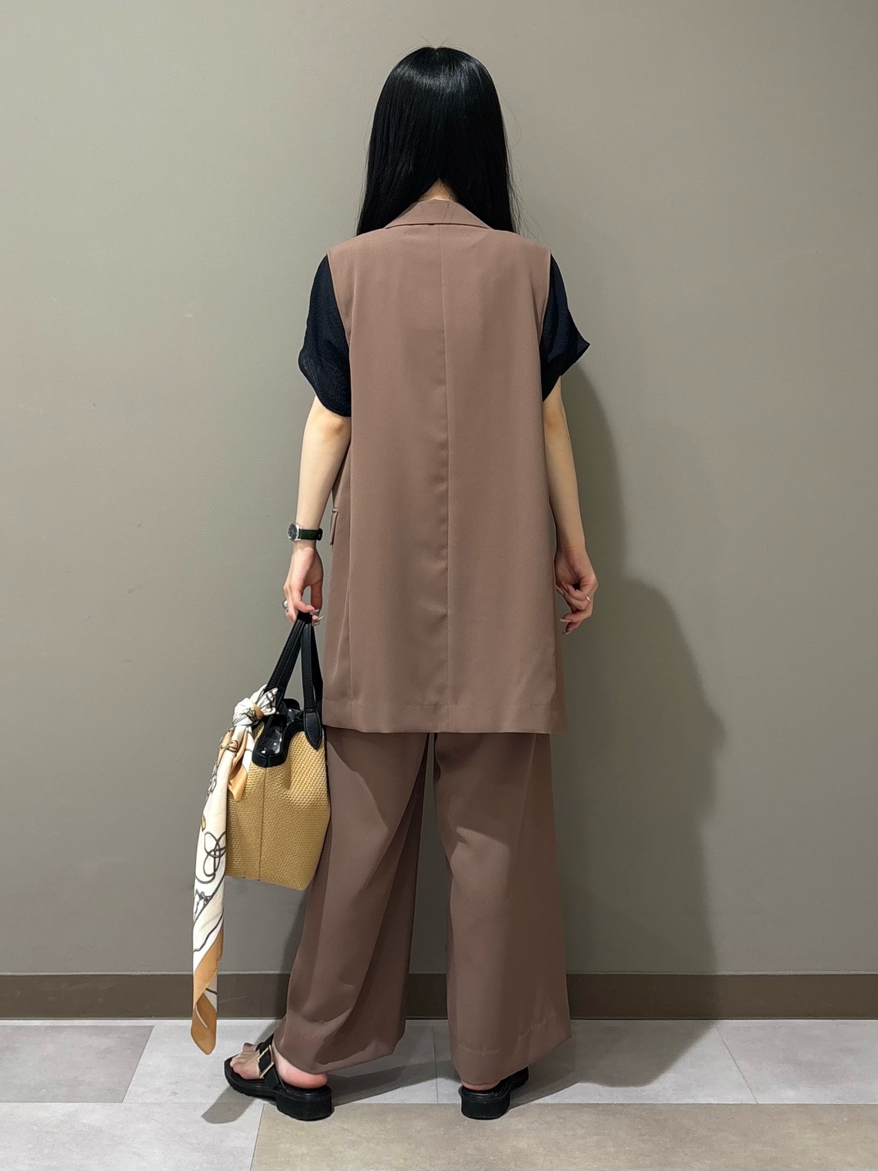 KEIKOさんの「INDIVI｜【接触冷感／透湿／着る日傘】颯爽ジレジャケット」を使ったコーディネート