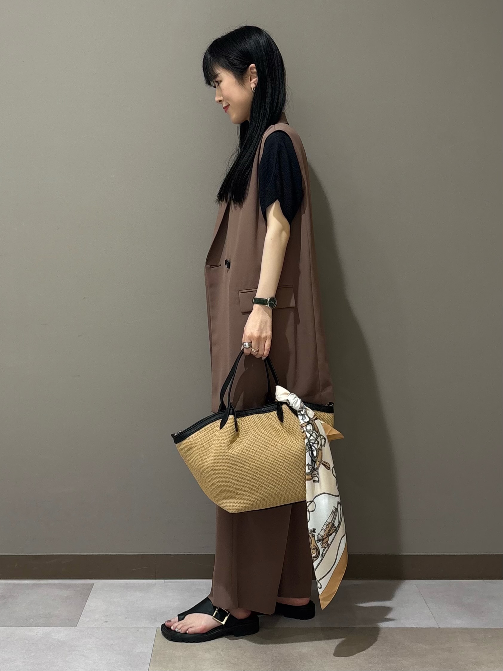 KEIKOさんの「INDIVI｜【接触冷感／透湿／着る日傘】颯爽ジレジャケット」を使ったコーディネート