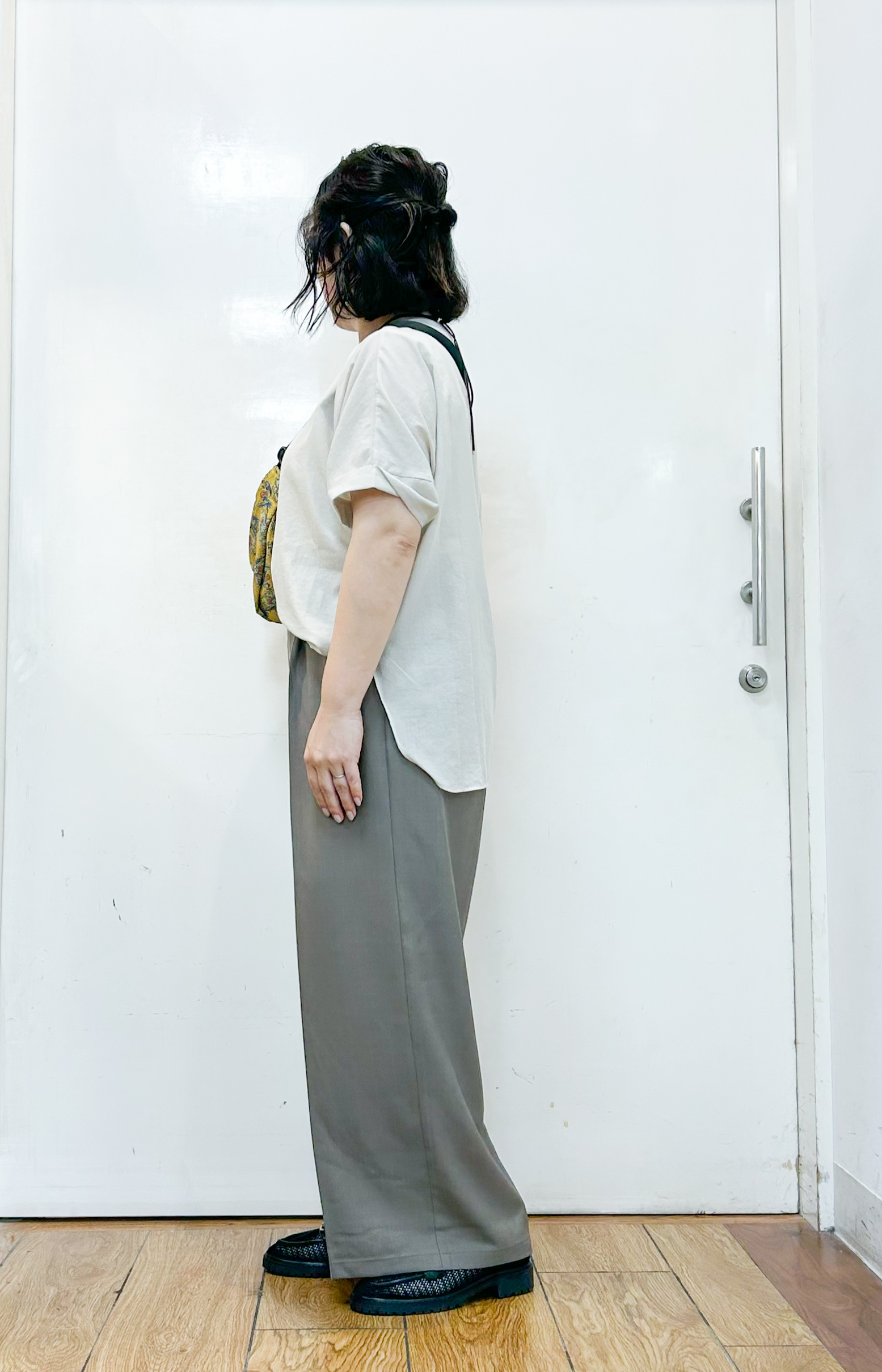 haruさんの「SHOO･LA･RUE｜【着丈選べる/体型カバー】洗濯後しわになりにくい さらっと快適ドルマントップス」を使ったコーディネート